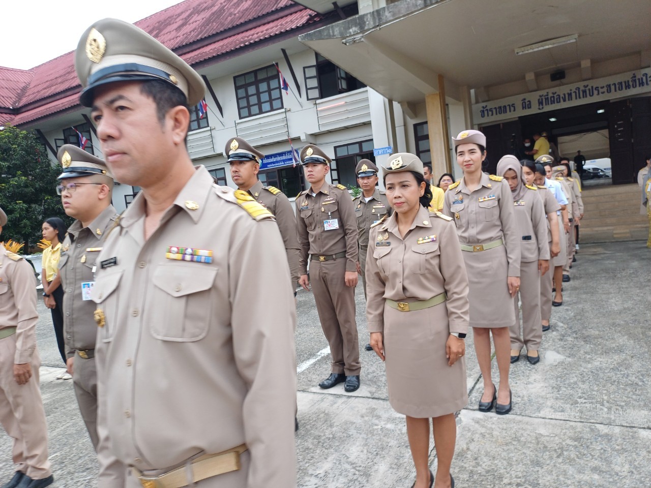 พช.ยะลา ร่วมกิจกรรมเข้าแถวเคารพธงชาติ และร่วมร้องเพลงชาติ