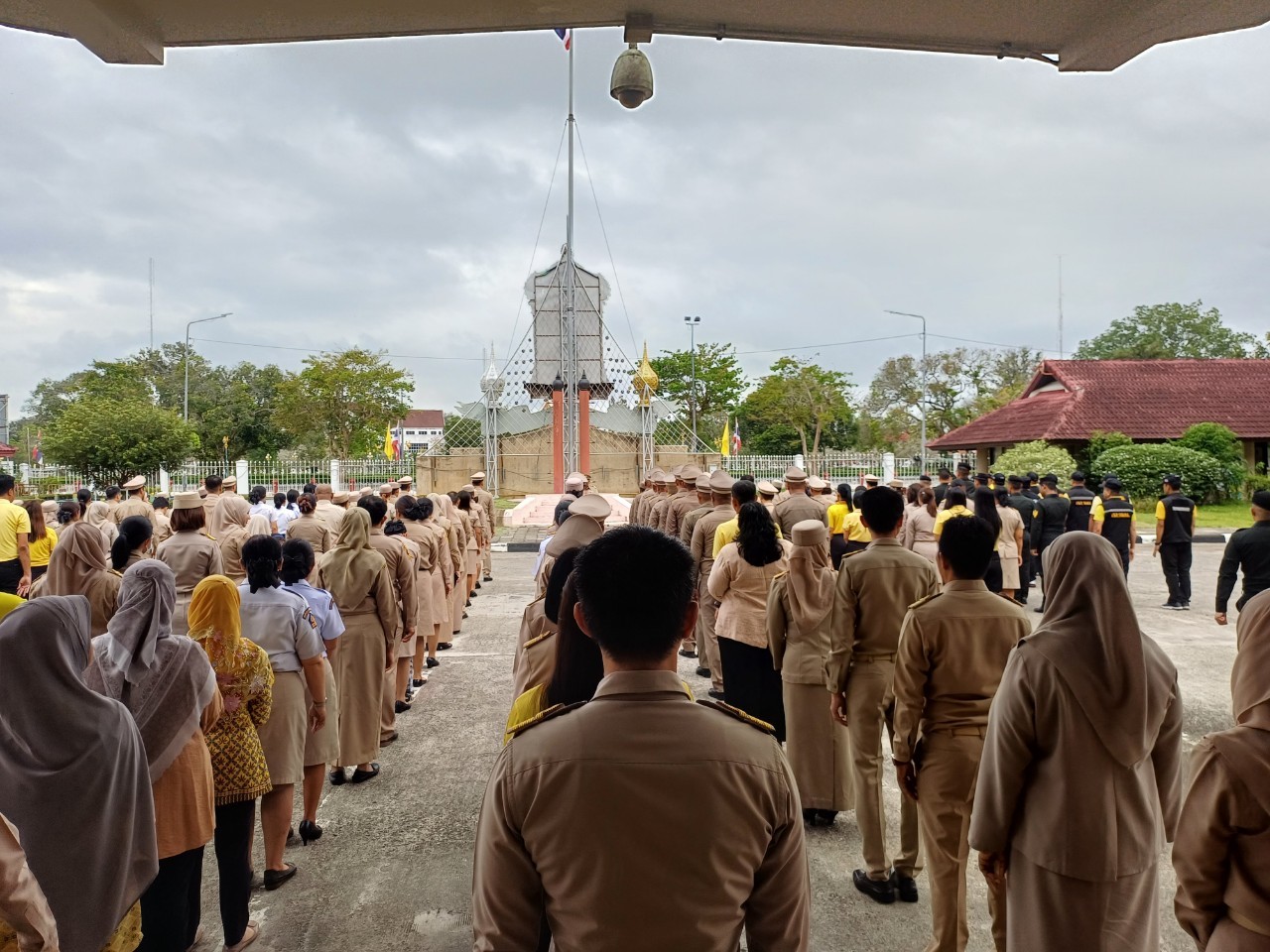 พช.ยะลา ร่วมกิจกรรมเข้าแถวเคารพธงชาติ และร่วมร้องเพลงชาติ