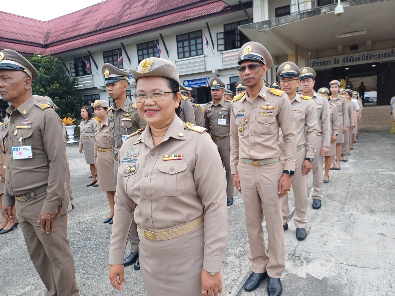 พช.ยะลา ร่วมกิจกรรมเข้าแถวเคารพธงชาติ และร่วมร้องเพลงชาติ