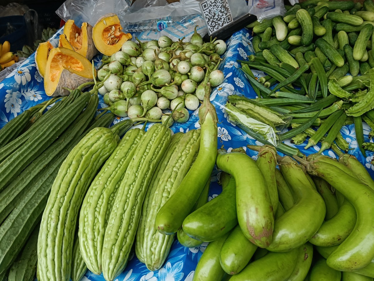 พช.ยะลา จัดตลาดนัดคนไทยยิ้มได้ “ช้อปสุขใจ หน้าบ้าน พช.” ยอดปังๆ เพิ่มขึ้นทุกสัปดาห์