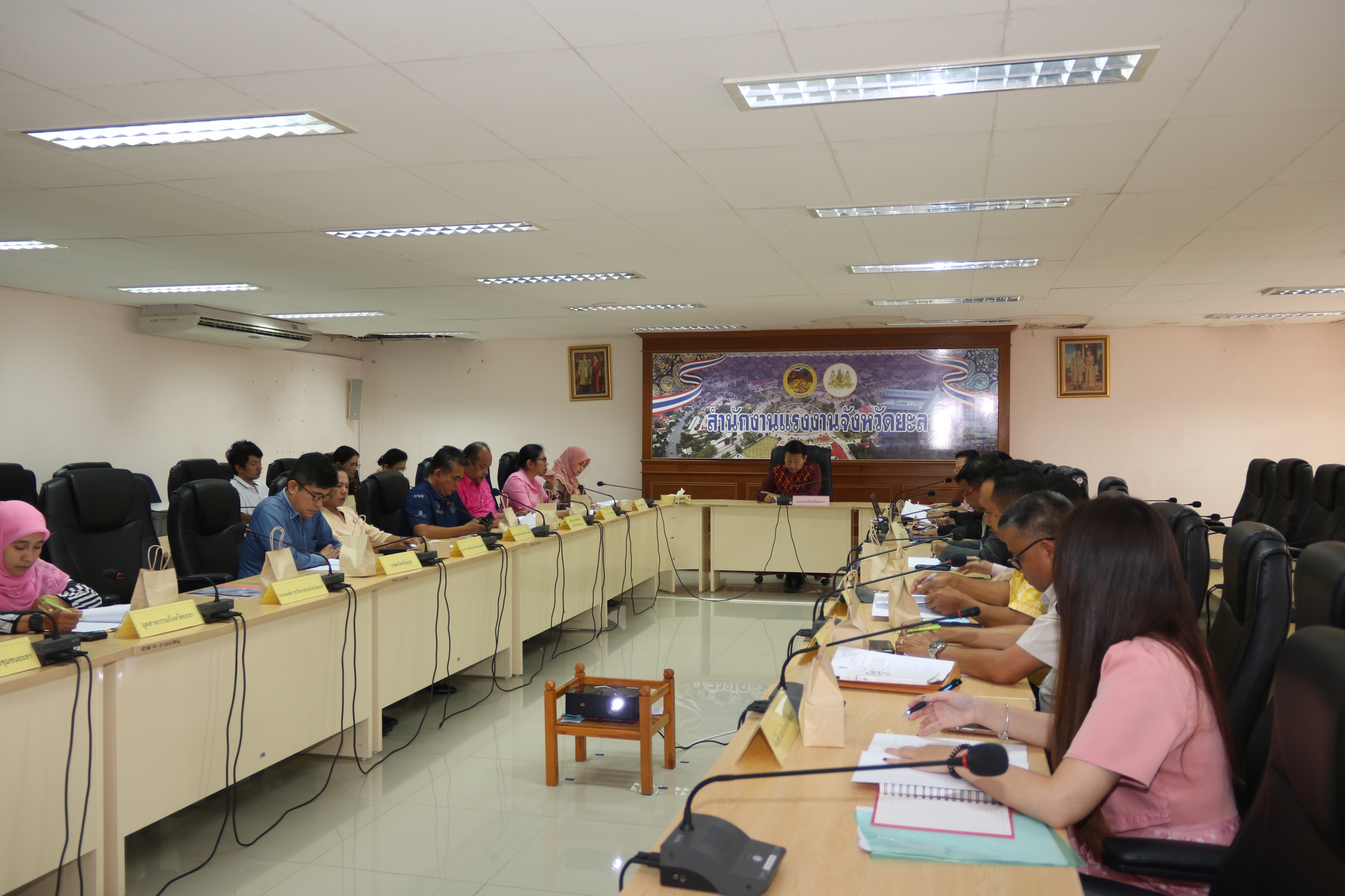 พช.ยะลา ร่วมประชุมคณะทำงานจัดทำและขับเคลื่อนแผนพัฒนากำลังคนจังหวัดยะลา พ.ศ.2566-2570