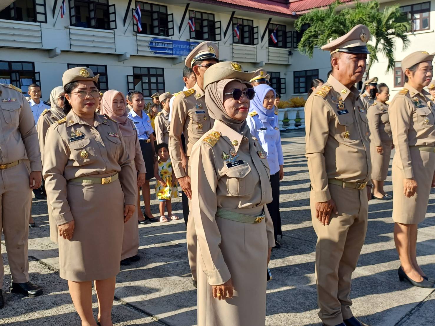 พช.ยะลา ร่วมกิจกรรมเข้าแถวเคารพธงชาติ และร่วมร้องเพลงชาติ