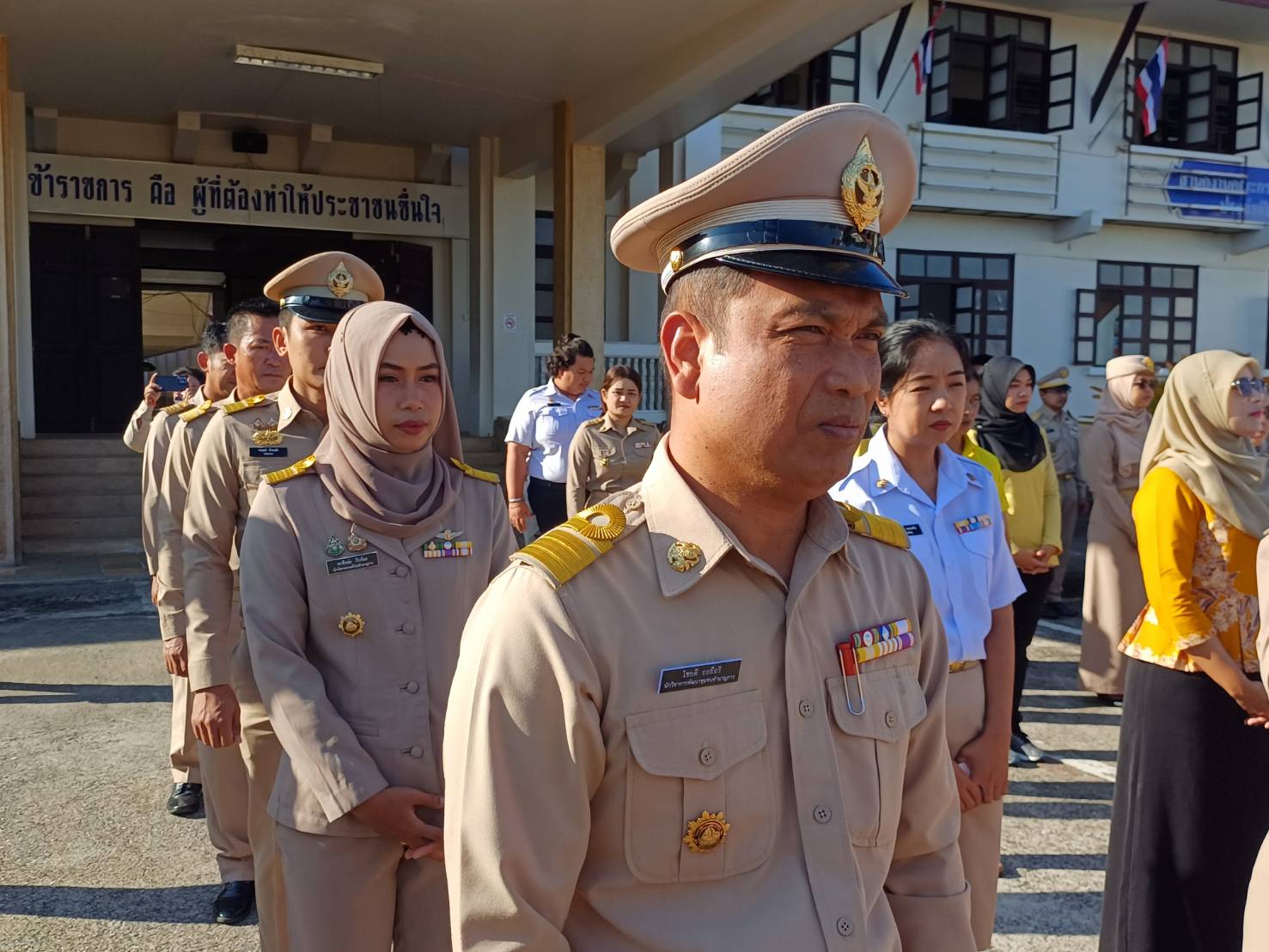 พช.ยะลา ร่วมกิจกรรมเข้าแถวเคารพธงชาติ และร่วมร้องเพลงชาติ