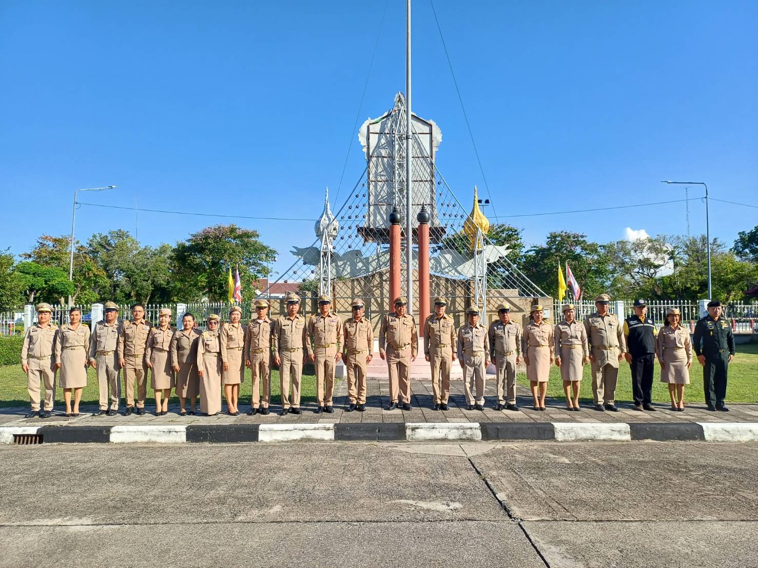 พช.ยะลา ร่วมกิจกรรมเข้าแถวเคารพธงชาติ และร่วมร้องเพลงชาติ
