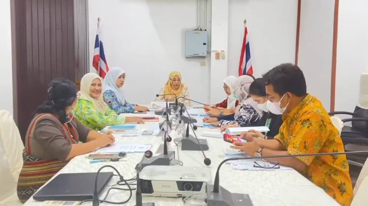 พช.ยะลา ร่วมประชุมคณะกรรมการคัดเลือกและสรรหาสตรีดีเด่นจังหวัดยะลา ประจำปี 2568