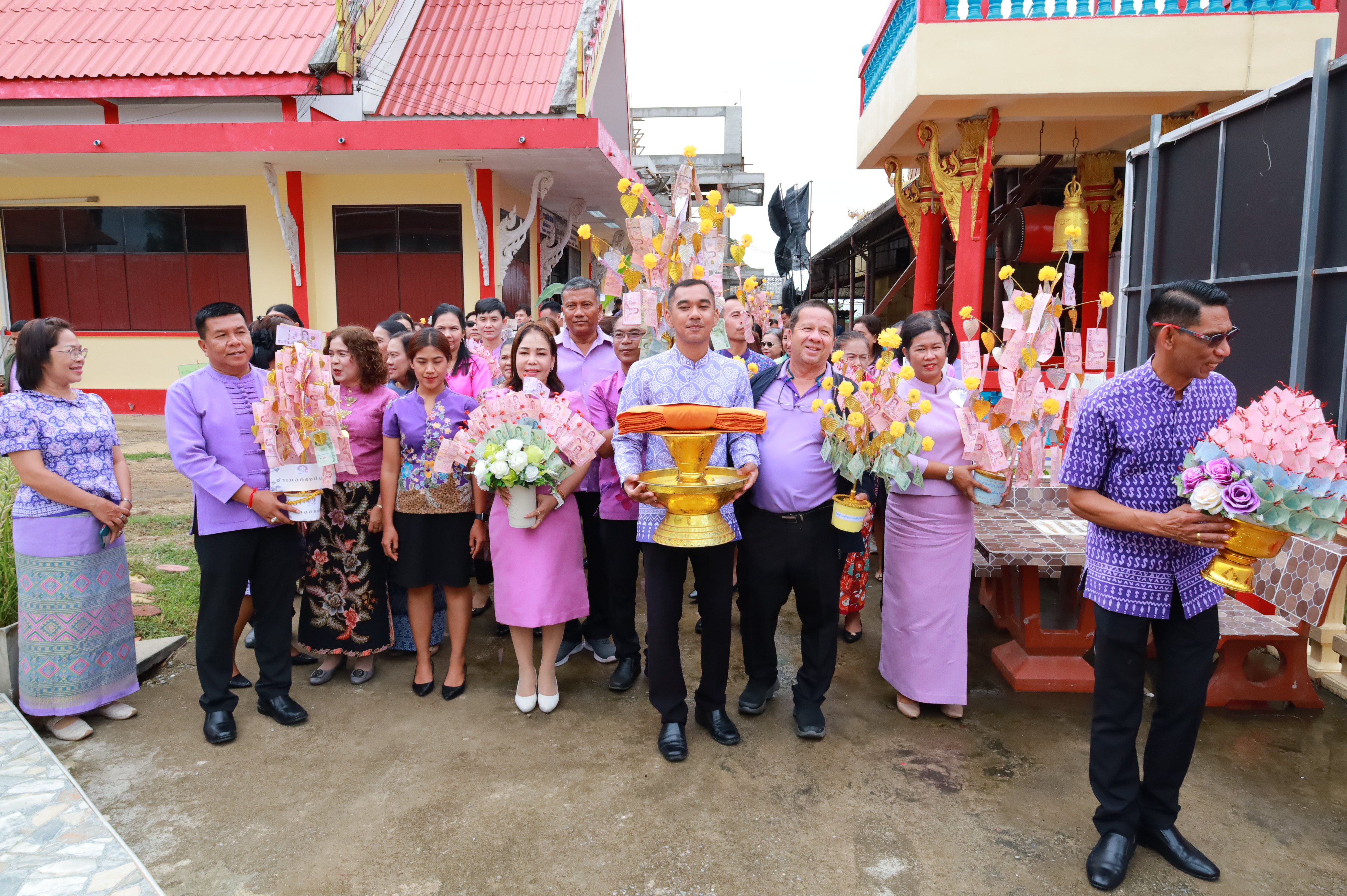 จังหวัดยะลา จัดกิจกรรมทอดผ้าป่าสมทบกองทุนพัฒนาเด็กชนบท ในพระราชูปถัมภ์สมเด็จพระเทพรัตนราชสุดาฯ สยามบรมราชกุมารี