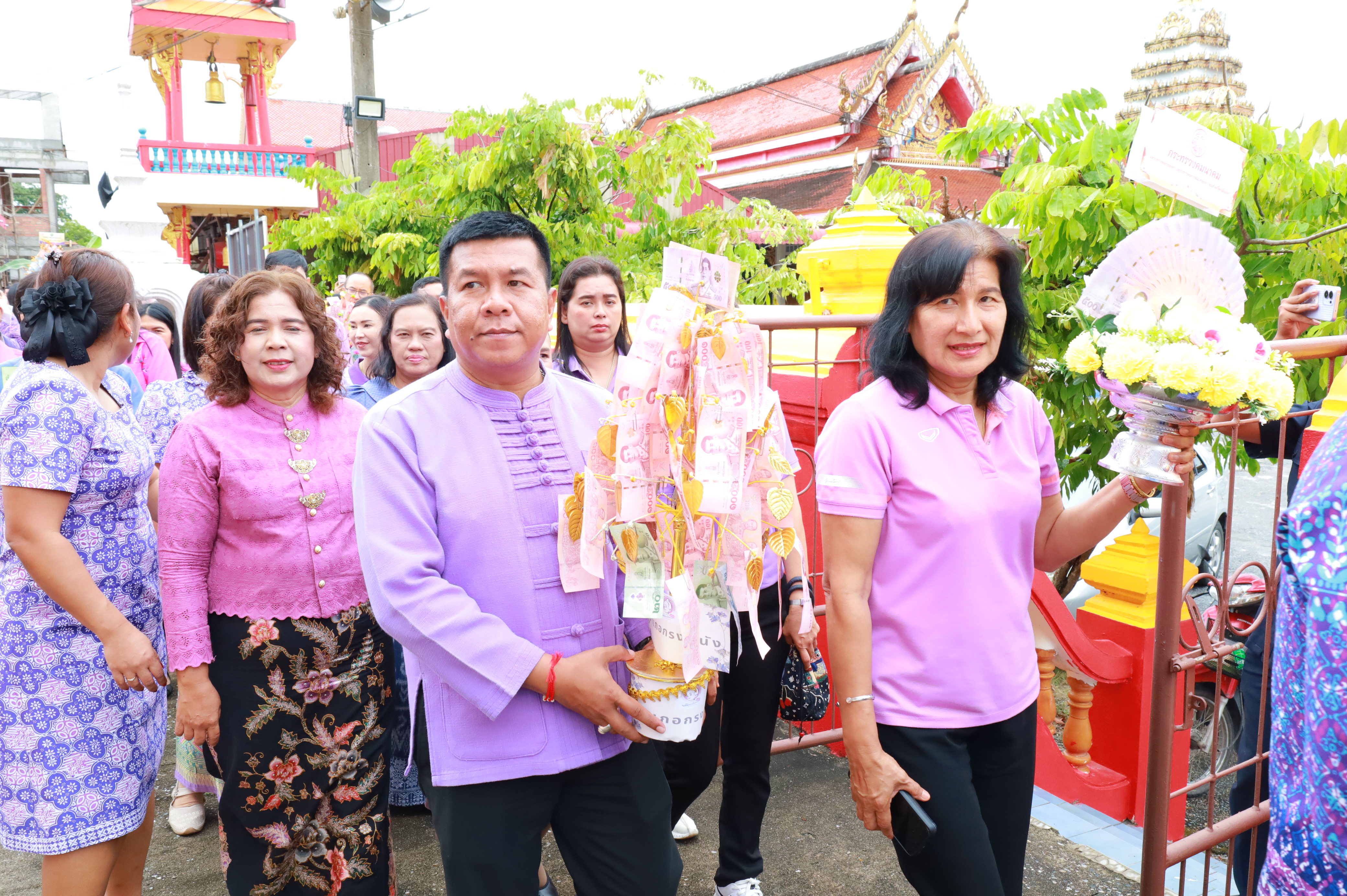 จังหวัดยะลา จัดกิจกรรมทอดผ้าป่าสมทบกองทุนพัฒนาเด็กชนบท ในพระราชูปถัมภ์สมเด็จพระเทพรัตนราชสุดาฯ สยามบรมราชกุมารี