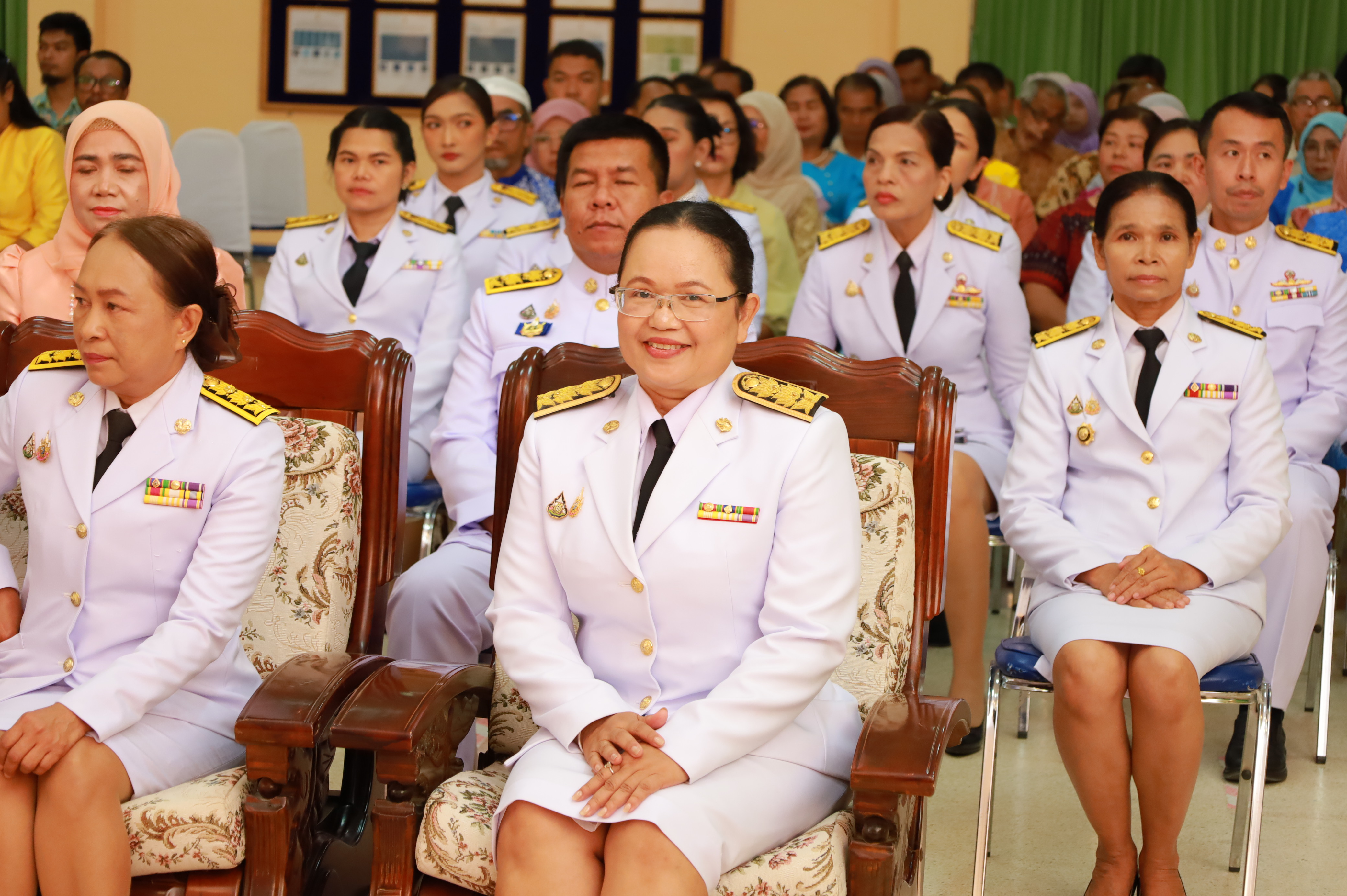 จังหวัดยะลา ประกอบพิธีมอบแบบลายผ้าพระราชทาน “ผ้าลายสิริราชพัสตราภรณ์” พร้อมต่อยอดเพิ่มมูลค่าผลิตภัณฑ์ผ้าไทย”