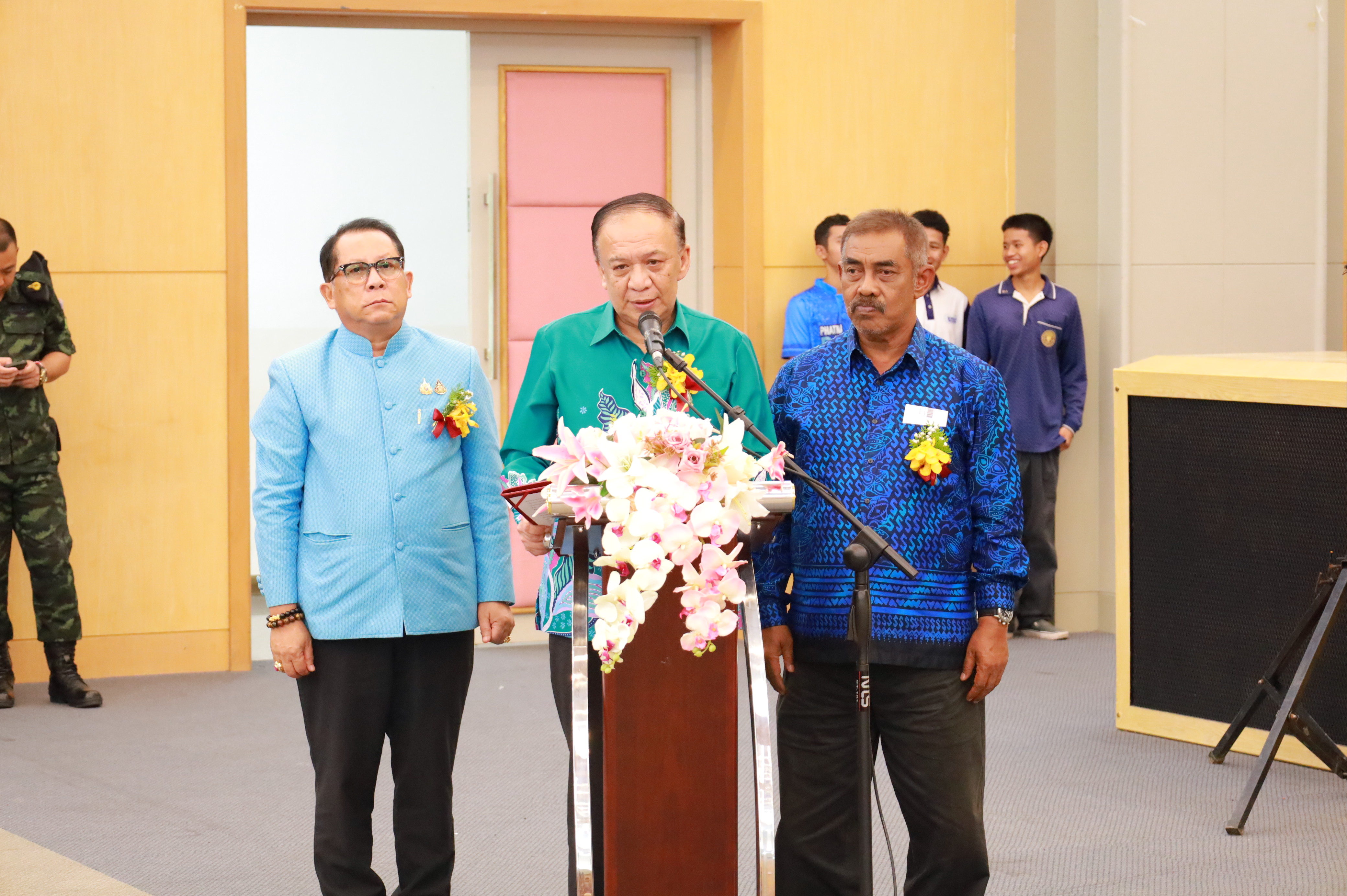 สำนักงานพัฒนาชุมชนจังหวัดยะลา ร่วมกับ องค์การบริหารส่วนจังหวัดยะลา สำนักงานพัฒนาสังคมและความมั่นคงของมนุษย์จังหวัดยะลา และคณะกรรมการพัฒนาสตรีจังหวัดยะลา : จัดงาน “มหกรรมรวมพลัง สร้างสรรค์ สตรีศรียะลา” เนื่องในวันสตรีสากล ประจำปี 2568