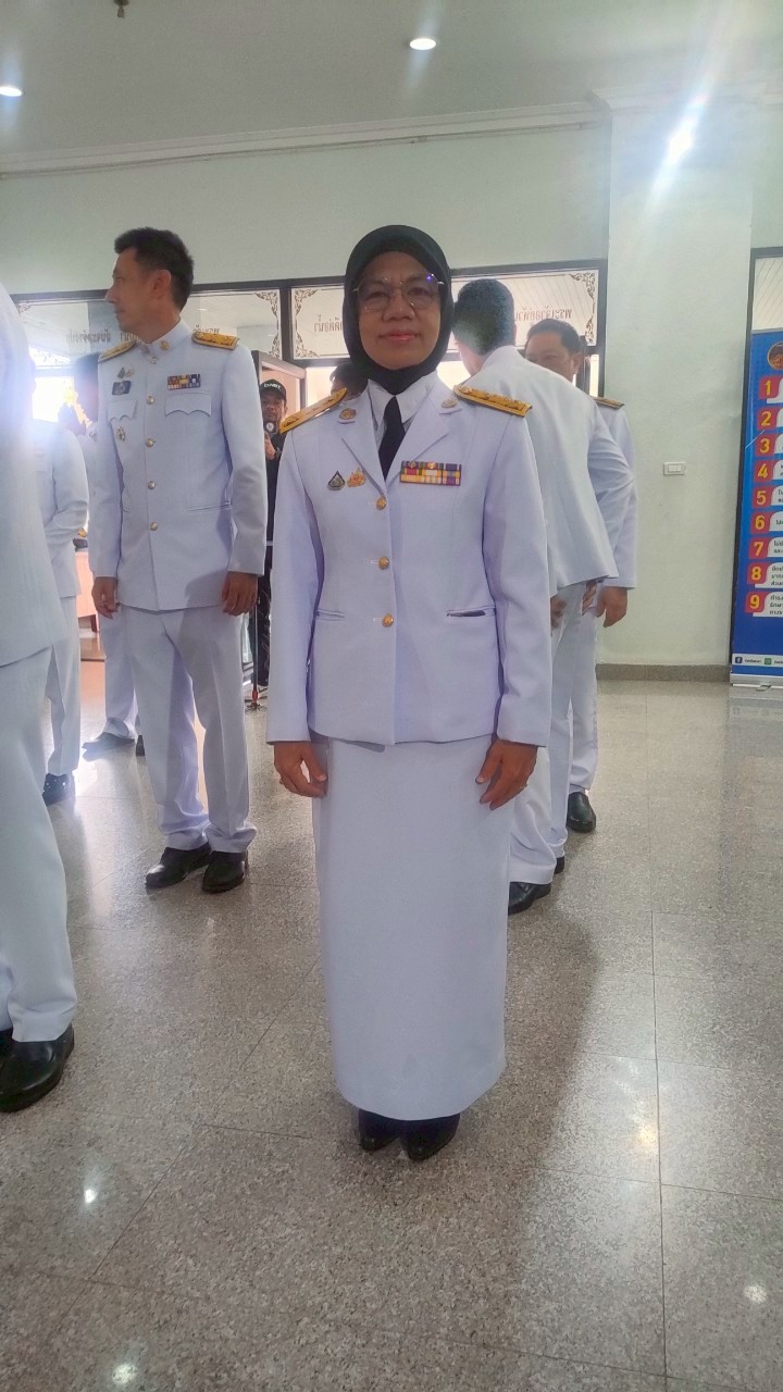 พช.ยะลา ร่วมพิธีรับเหรียญที่ระลึกพระราชทานฯ เนื่องในวันข้าราชการพลเรือน และวันคล้ายวันสถาปนากระทรวงมหาดไทย ครบรอบ 133 ปี