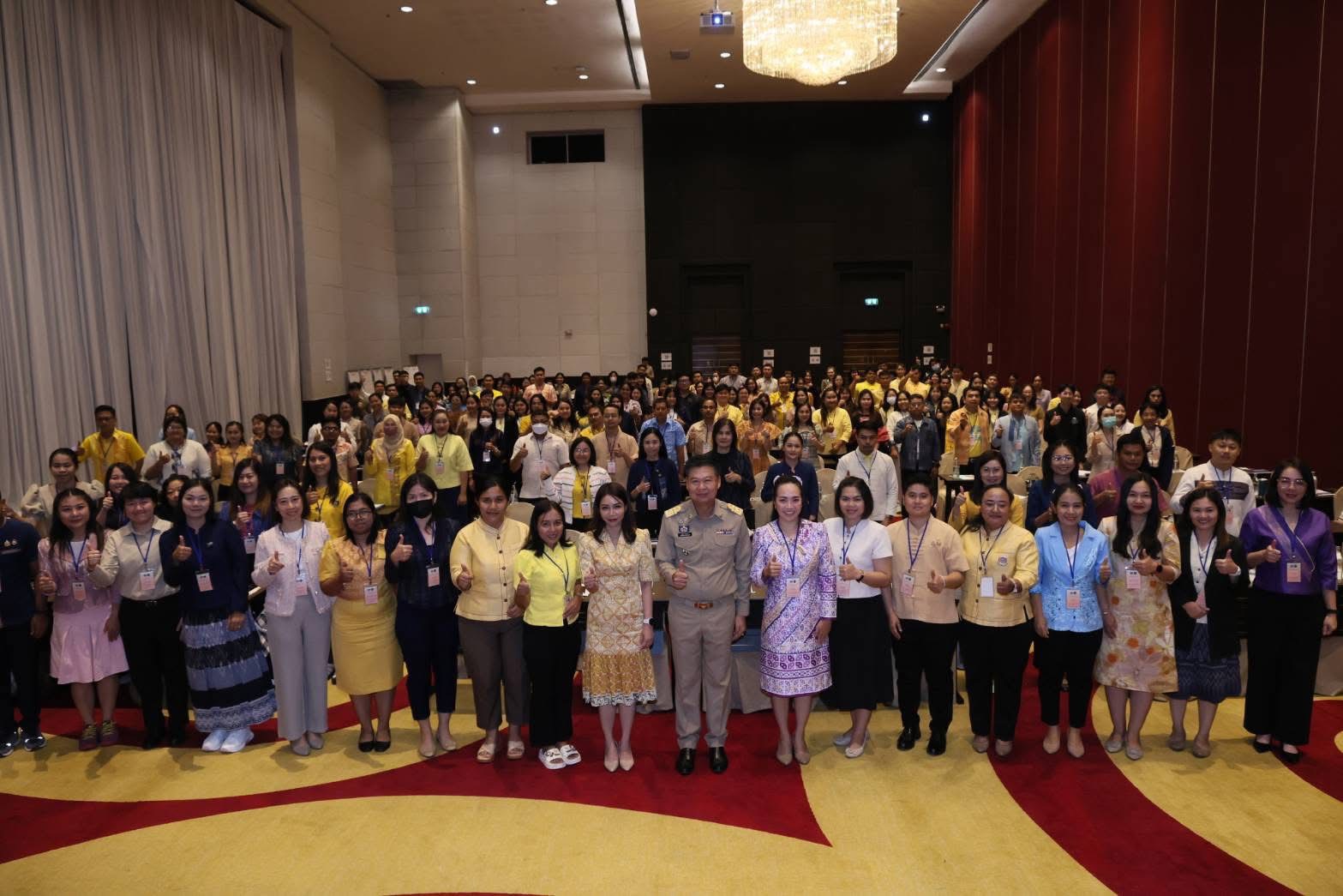 พช.ยะลา เข้าร่วมอบรมโครงการส่งเสริมเพิ่มประสิทธิภาพ OTOP Big Data พัฒนาขีดความสามารถในการแข่งขัน สร้างโอกาสให้กับผู้ประกอบการในระดับพื้นที่อย่างยั่งยืน