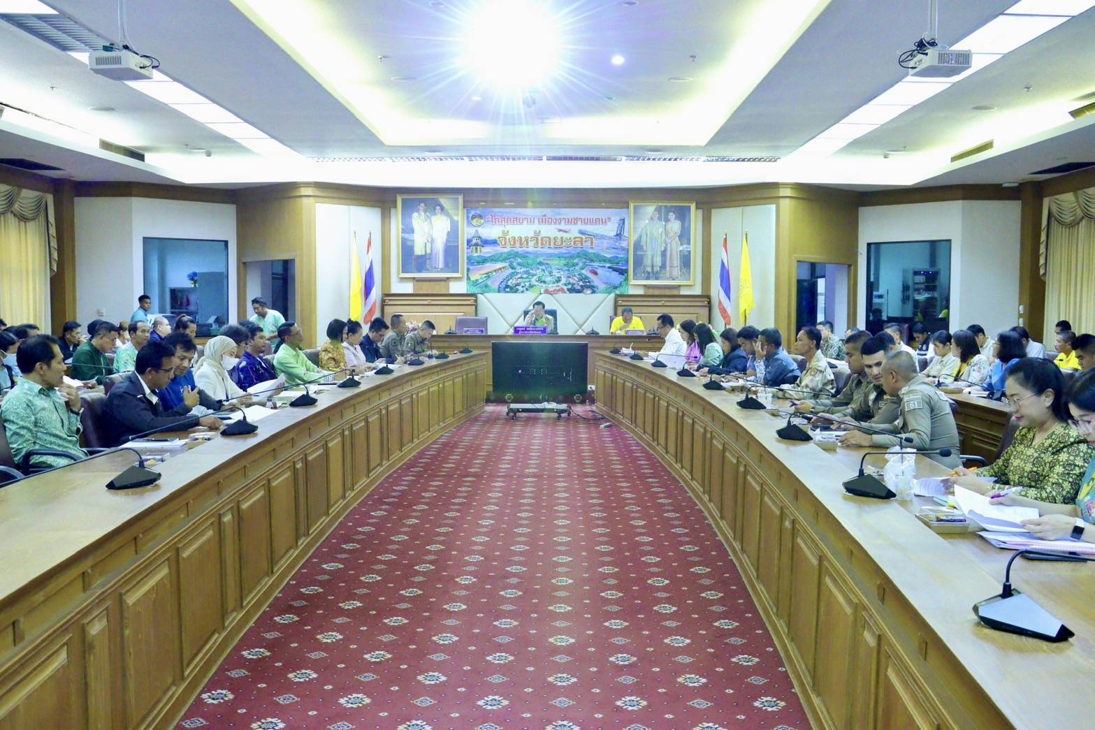 พช.ยะลา ร่วมประชุมเตรียมความพร้อมการจัดงานสมโภชหลักเมืองและงานกาชาดจังหวัดยะลา ครั้งที่ 63 ประจำปี 2568