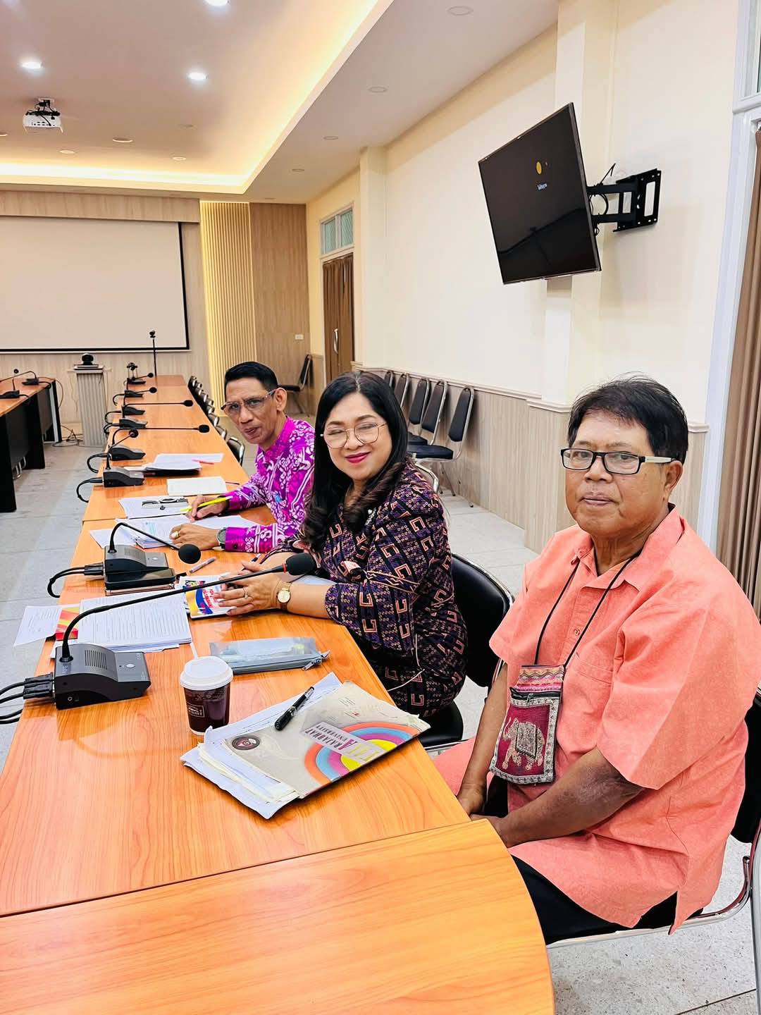 พช.ยะลา ประชุมคณะกรรมการกลั่นกรองกิจกรรมงานพัฒนาชุมชนดีเด่น ประจำปี 2568