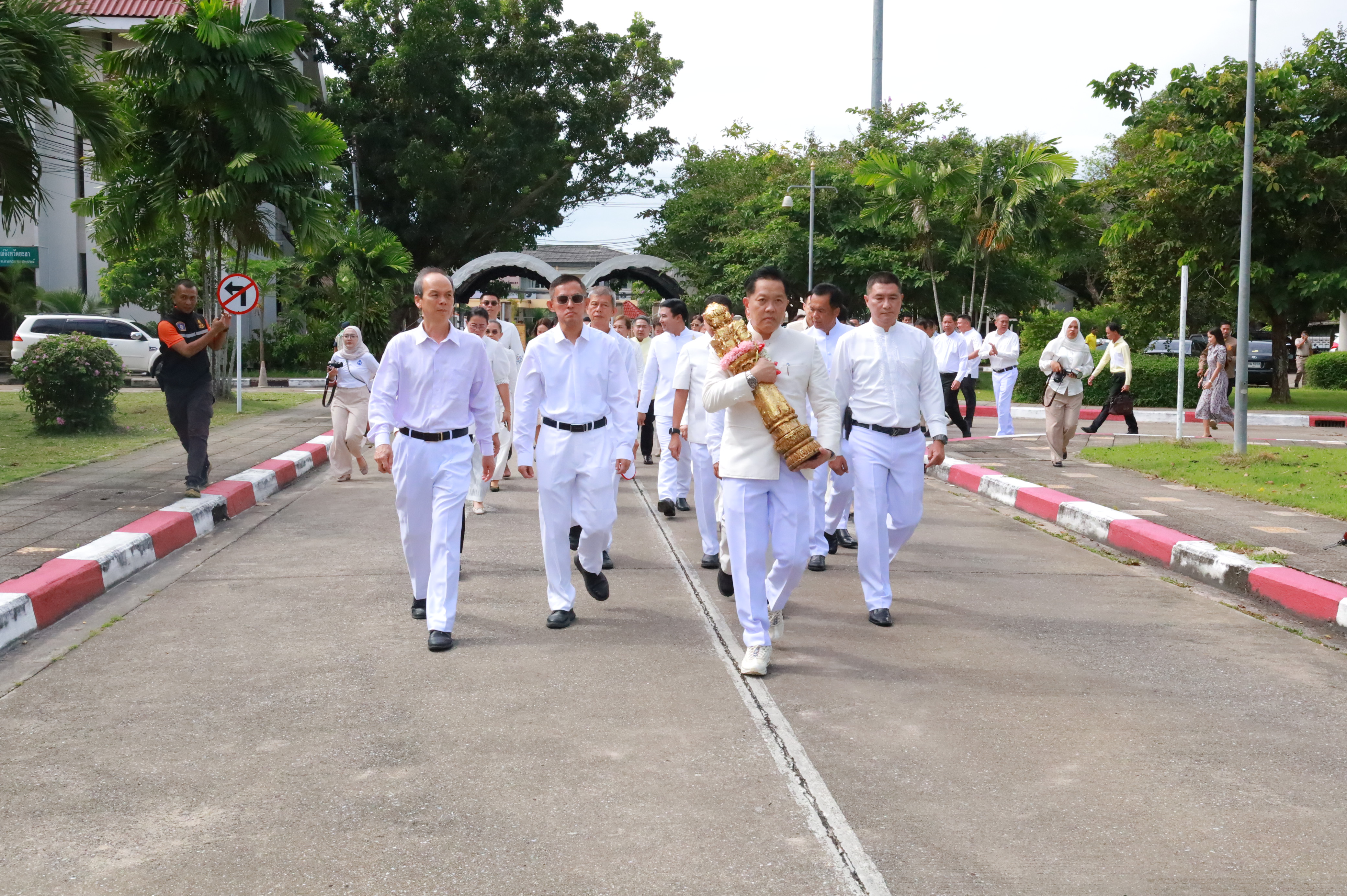 พช.ยะลา ร่วมพิธีอัญเชิญหลักเมืองจำลอง ประดิษฐานที่ศาลหลักเมืองยะลา