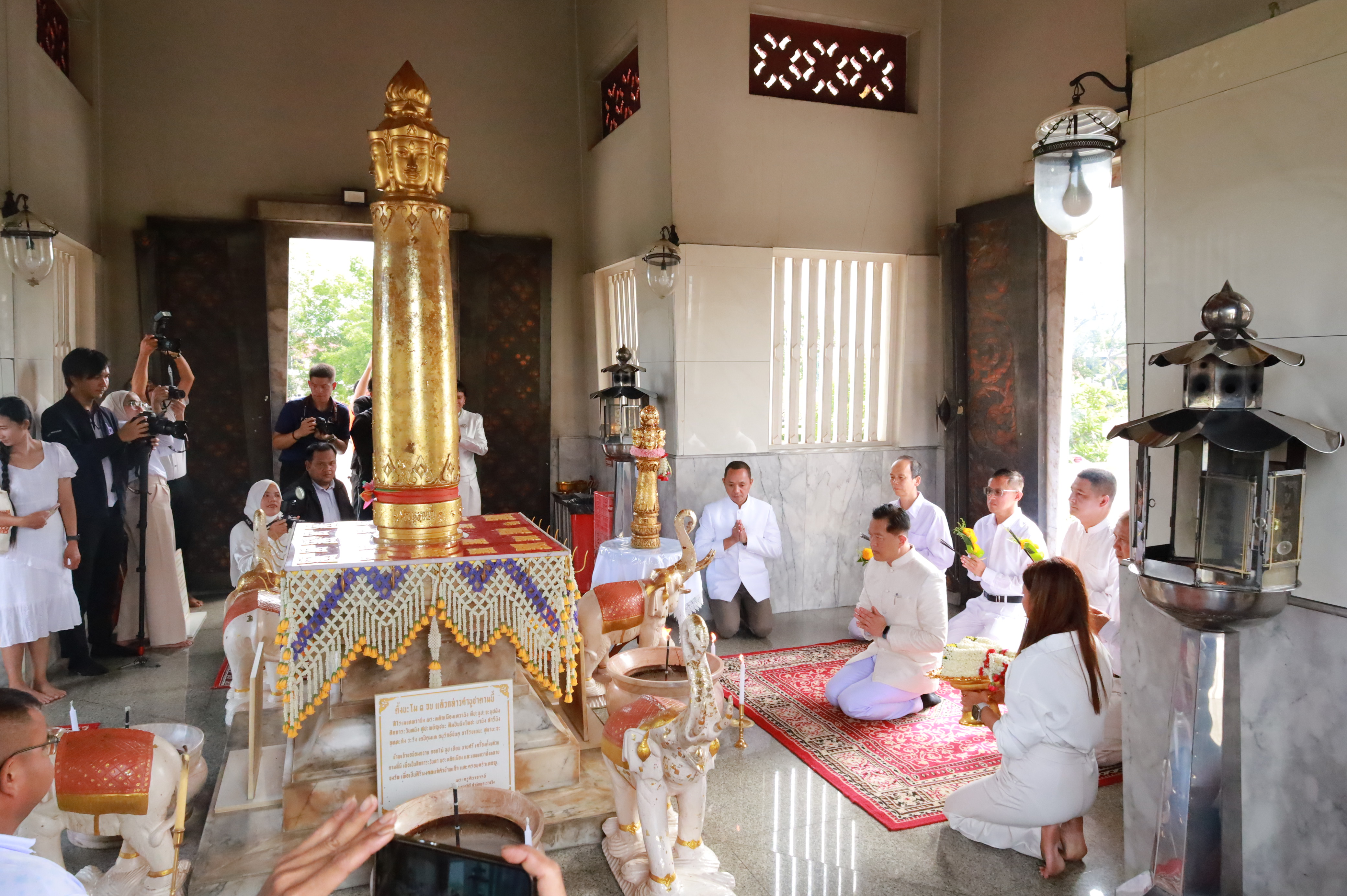 พช.ยะลา ร่วมพิธีอัญเชิญหลักเมืองจำลอง ประดิษฐานที่ศาลหลักเมืองยะลา