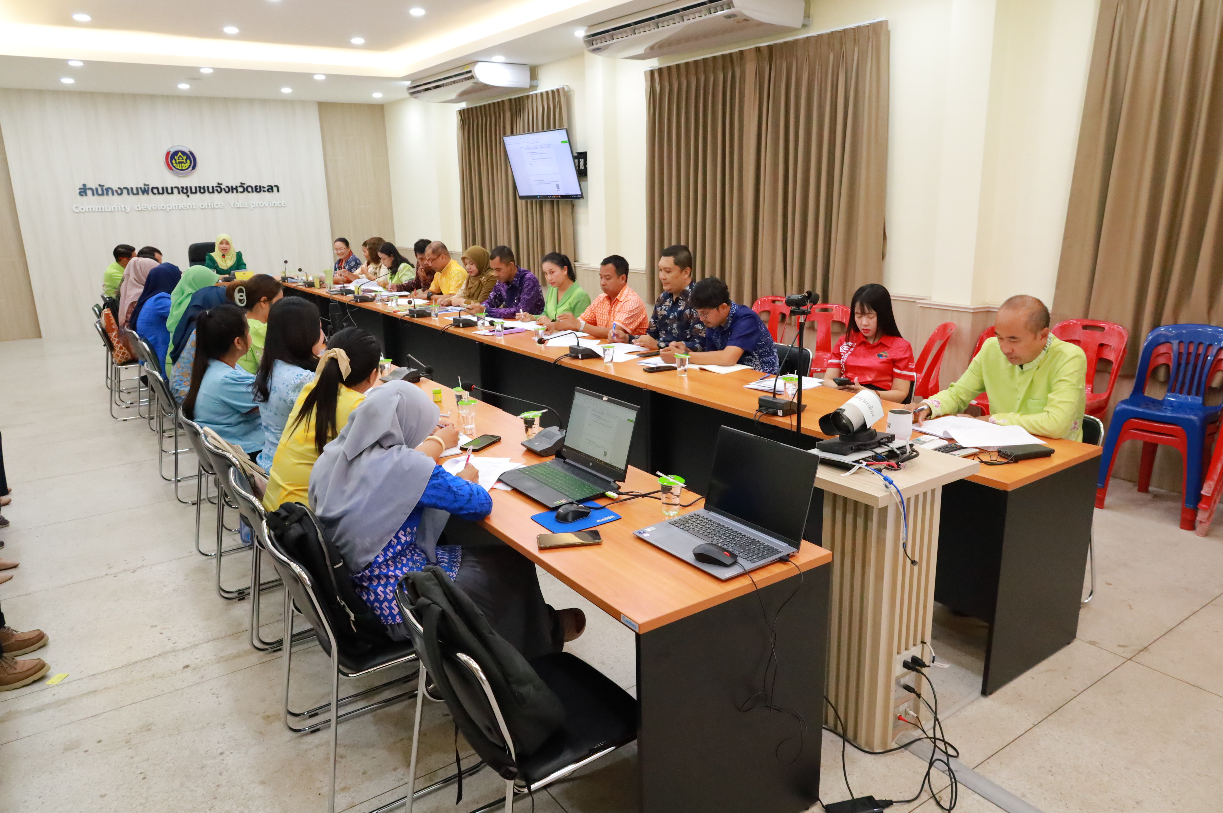 พช.ยะลา ร่วมประชุมกรมการพัฒนาชุมชน ครั้งที่ 5/2568 และประชุมประจำเดือนผู้บริหาร ผู้อำนวยการกลุ่มงาน พัฒนาการอำเภอ และนักวิชาการพัฒนาชุมชน สำนักงานพัฒนาชุมชนจังหวัดยะลา