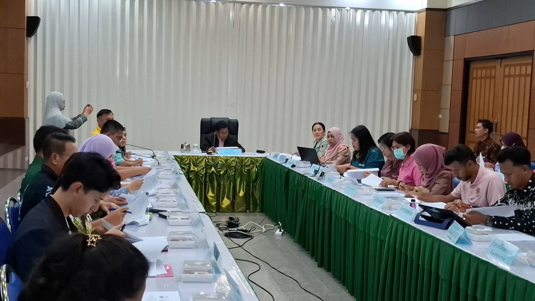 พช.ยะลา ร่วมประชุมคณะทำงานด้านการส่งเสริมพัฒนาอาชีพและการตลาด ระดับจังหวัด ภายใต้โครงการจัดการที่ดินทำกินให้ชุมชนตามนโยบายรัฐบาล พ.ศ 2568