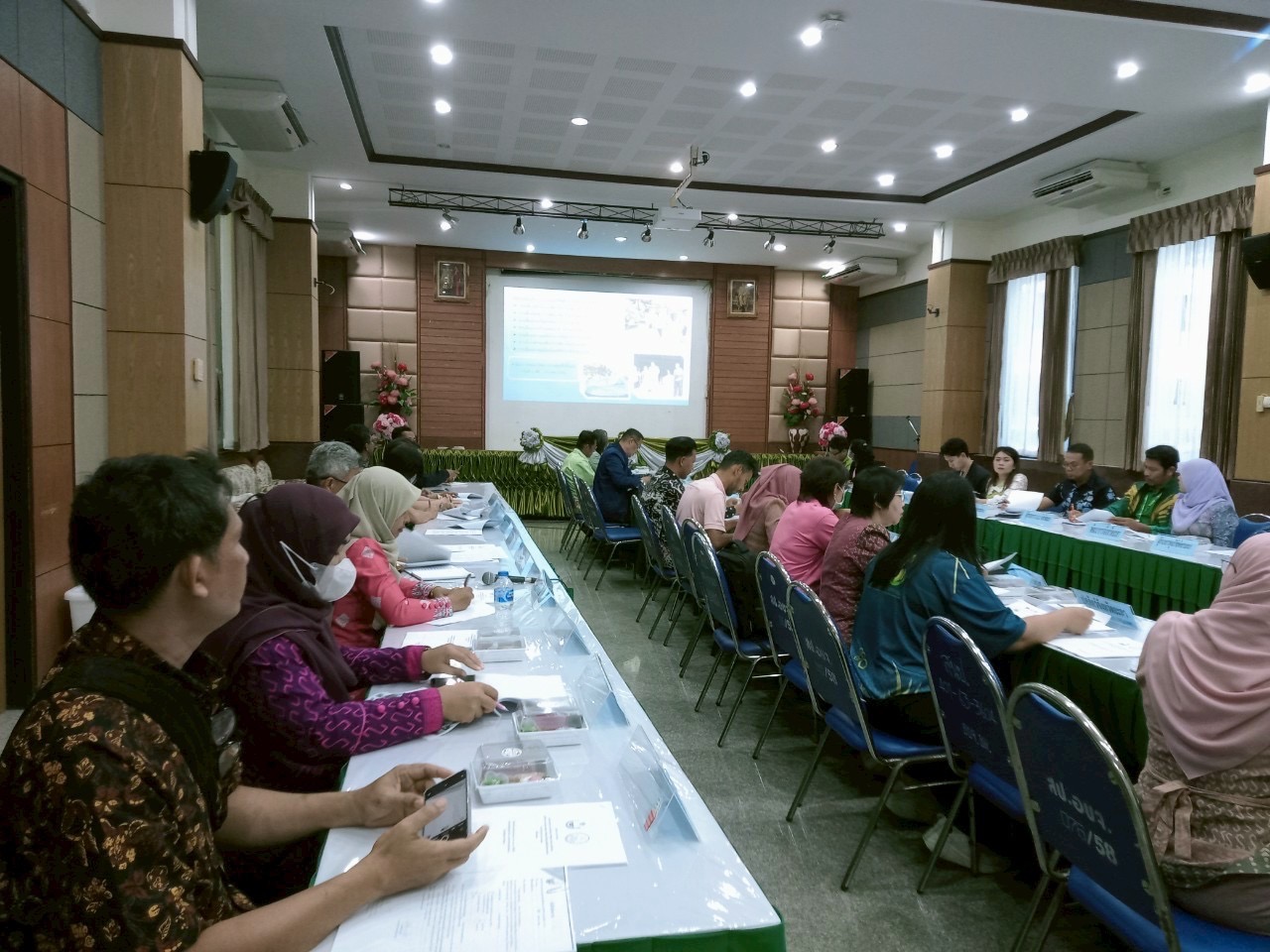 พช.ยะลา ร่วมประชุมคณะทำงานด้านการส่งเสริมพัฒนาอาชีพและการตลาด ระดับจังหวัด ภายใต้โครงการจัดการที่ดินทำกินให้ชุมชนตามนโยบายรัฐบาล พ.ศ 2568