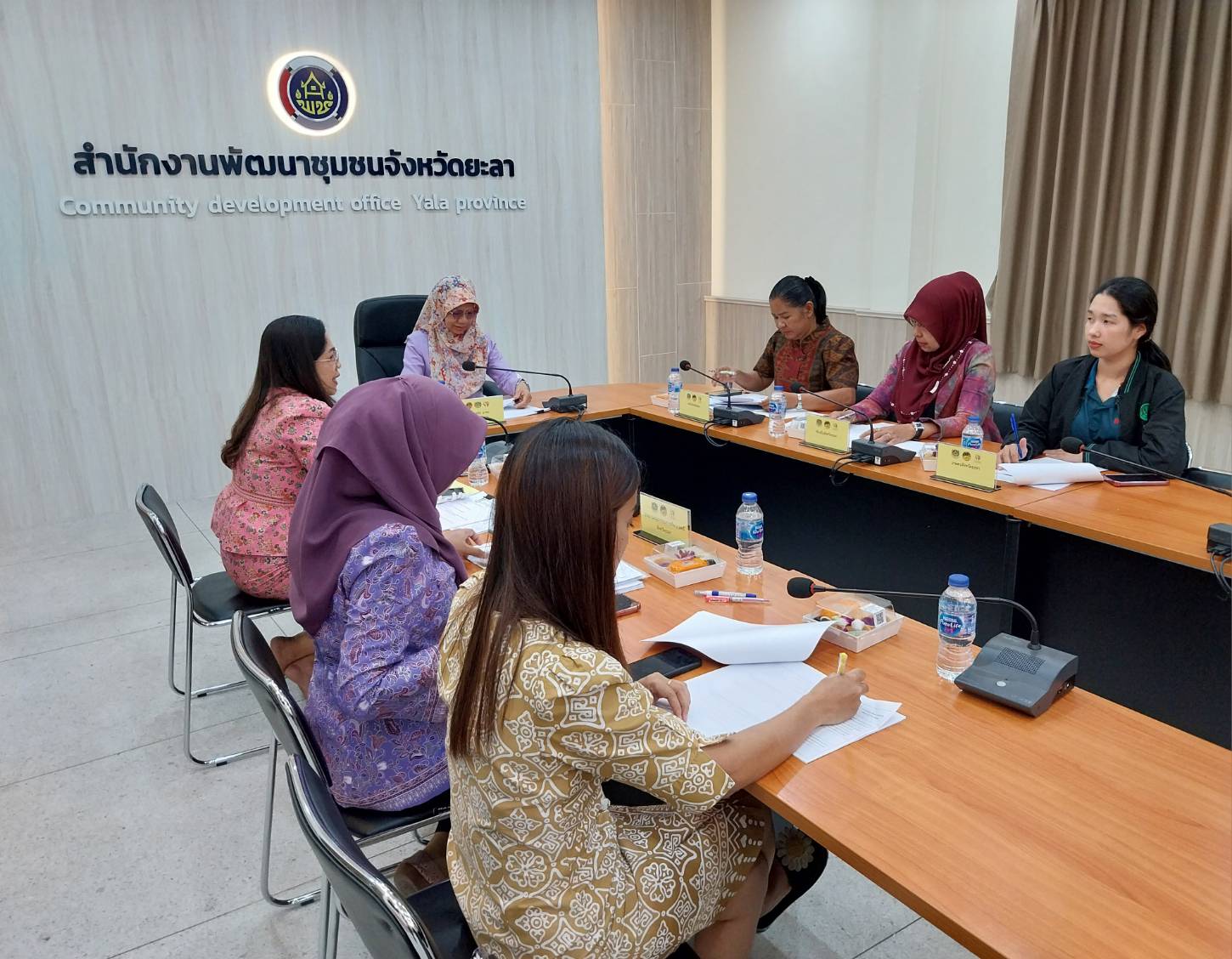 พช.ยะลา ประชุมเตรียมการคัดเลือกคนกองทุนพัฒนาบทบาทสตรีดีเด่นระดับจังหวัด ตามโครงการเชิดชูเกียรติ คนกองทุนพัฒนาบทบาทสตรี ประจำปี 2568