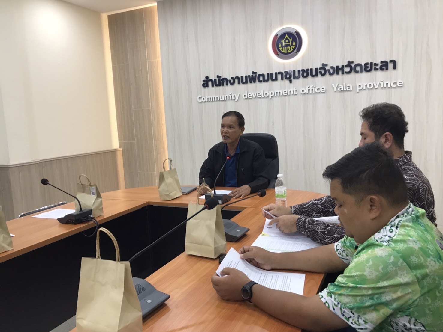 พช.ยะลา จัดประชุมคณะกรรมการเครือข่ายกลุ่มออมทรัพย์เพื่อการผลิตจังหวัดยะลาเเละเจ้าหน้าที่รับผิดชอบงานทุนชุมชนระดับอำเภอ 