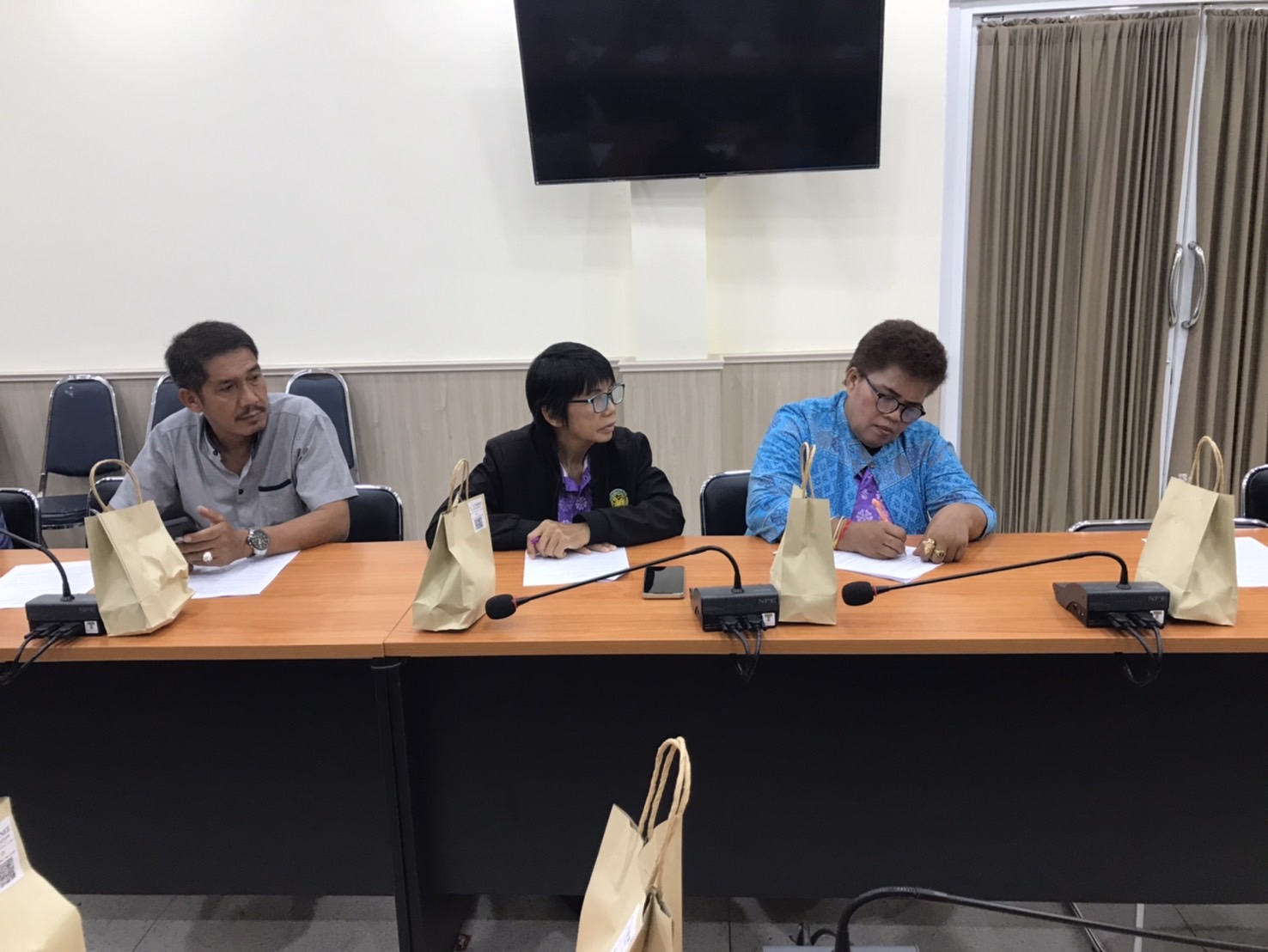 พช.ยะลา จัดประชุมคณะกรรมการเครือข่ายกลุ่มออมทรัพย์เพื่อการผลิตจังหวัดยะลาเเละเจ้าหน้าที่รับผิดชอบงานทุนชุมชนระดับอำเภอ 