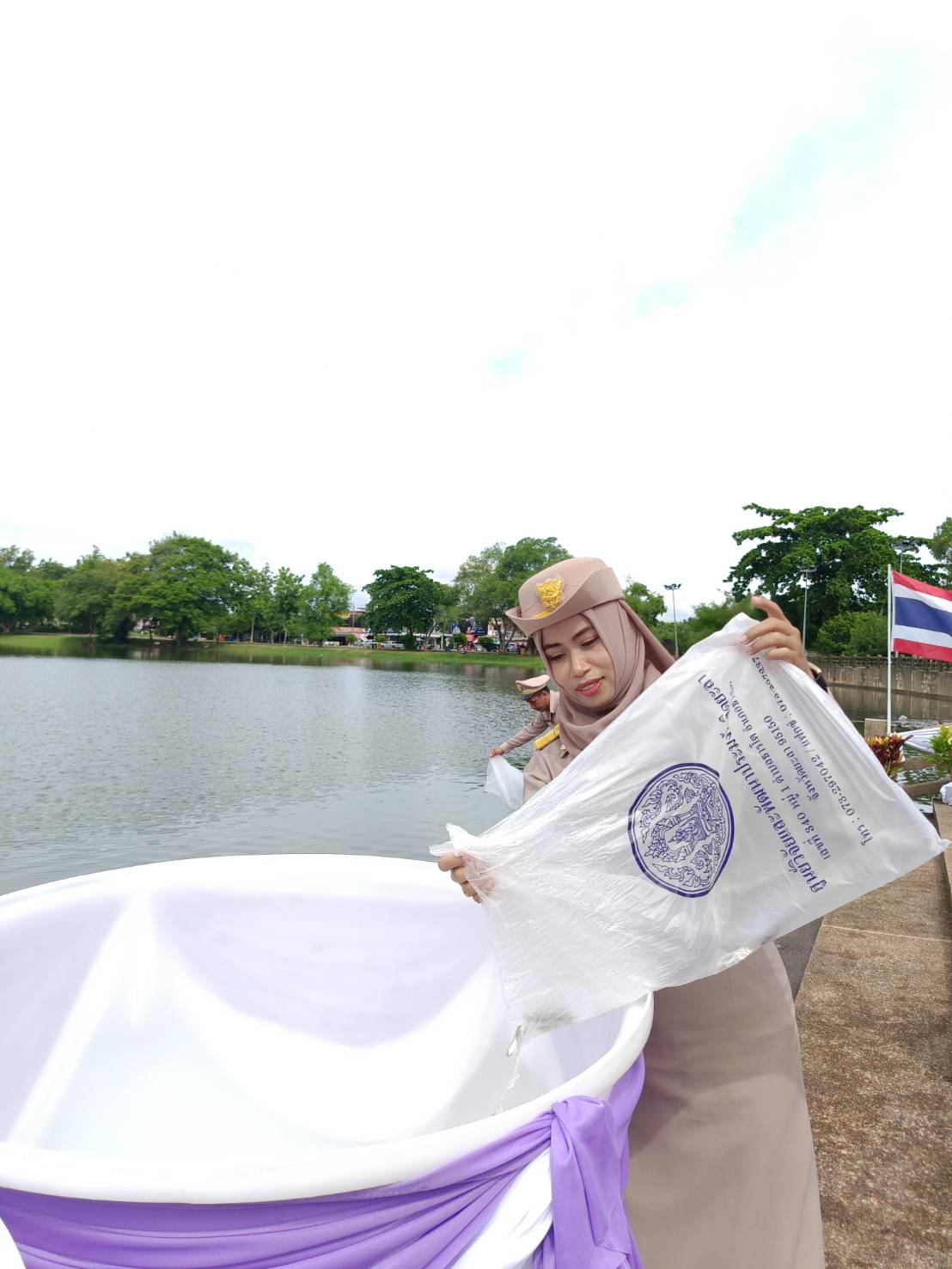 พช.ยะลา ร่วมพิธีปล่อยพันธ์ุสัตว์น้ำ เนื่องในวันเฉลิมพระชนมพรรษา สมเด็จพระนางเจ้าสุทิดา พัชรสุธาพิมลลักษณ พระบรมราชินี