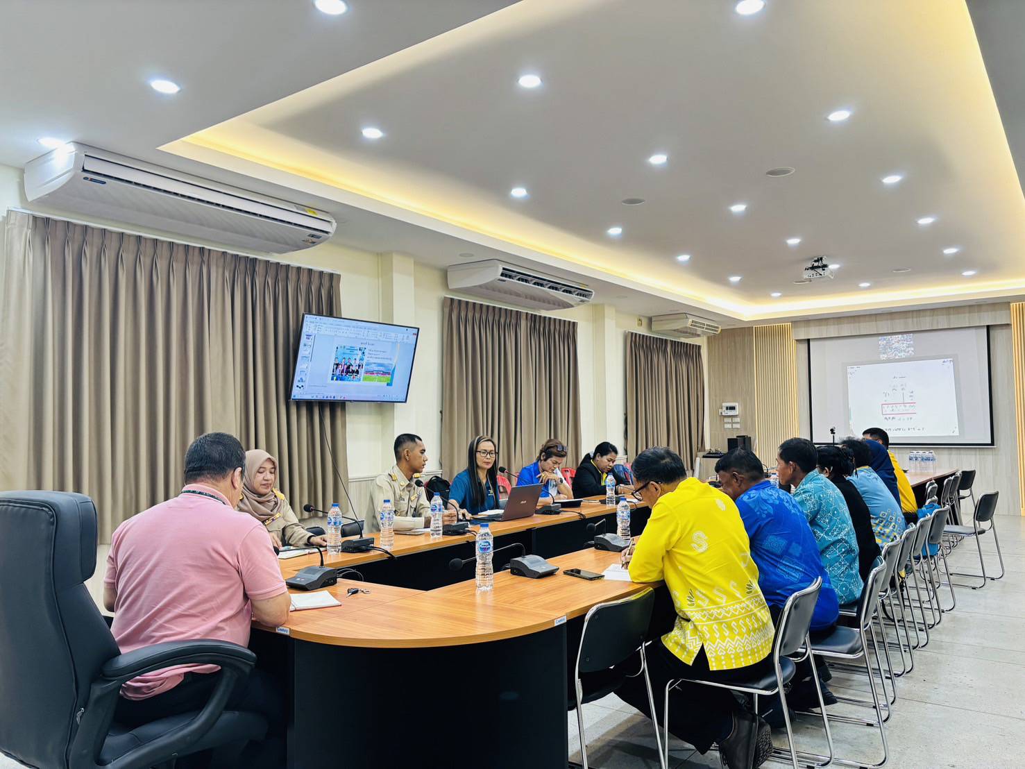 พช.ยะลา ร่วมกับเครือข่ายกองทุนแม่ของแผ่นดินจังหวัดยะลา ประชุมเตรียมความพร้อมจัดกิจกรรมระดมทุน ประจำปี 2568