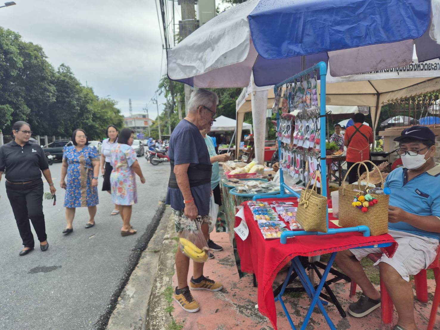 พัฒนาการจังหวัดยะลา ให้สัมภาษณ์สถานีโทรทัศน์ NBT เปิดมุมมอง “ตลาดนัดคนไทยยิ้มได้ ช้อปสุขใจหน้าบ้าน พช.”