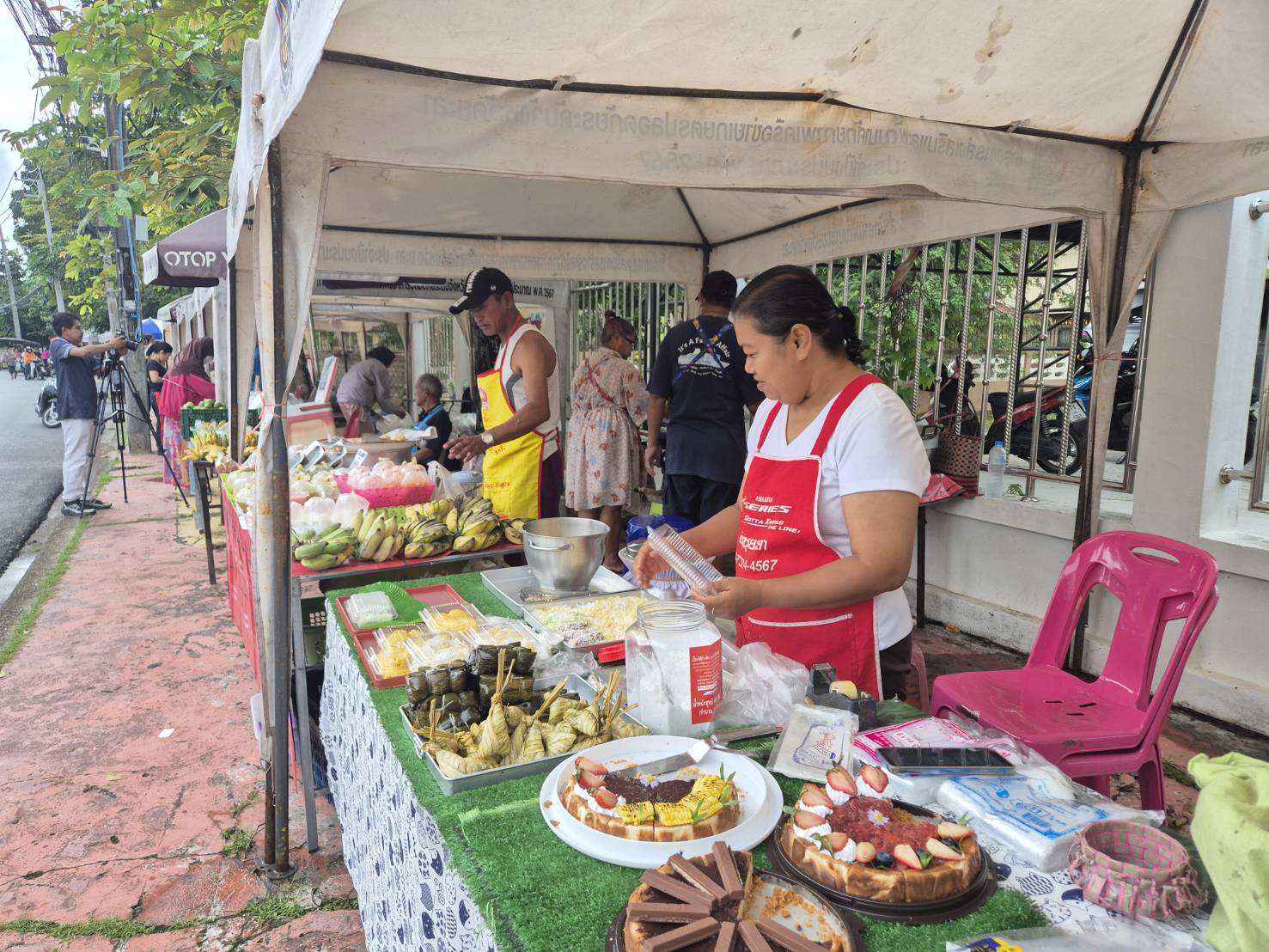 พัฒนาการจังหวัดยะลา ให้สัมภาษณ์สถานีโทรทัศน์ NBT เปิดมุมมอง “ตลาดนัดคนไทยยิ้มได้ ช้อปสุขใจหน้าบ้าน พช.”