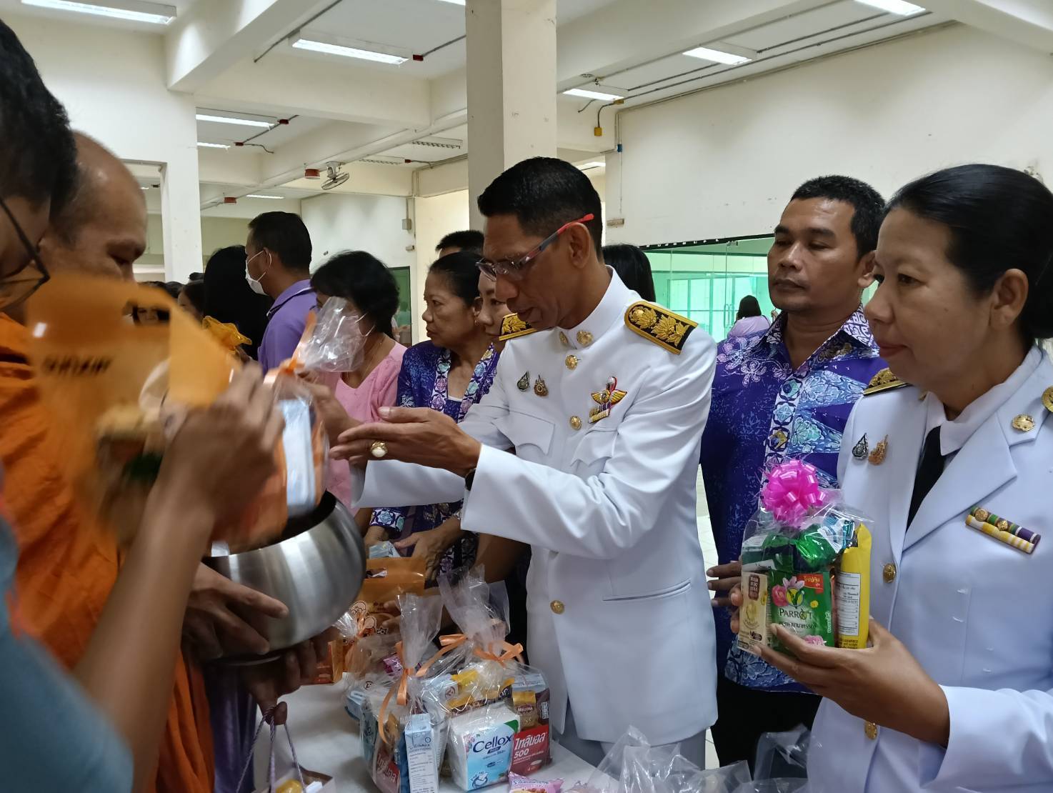 พช.ยะลา  ร่วมพิธีเจริญพระพุทธมนต์ ทำบุญตักบาตร ถวายพระราชกุศล เนื่องในโอกาสวันเฉลิมพระชนมพรรษา สมเด็จพระนางเจ้าสุทิดา พัชรสุธาพิมลลักษณ พระบรมราชินี