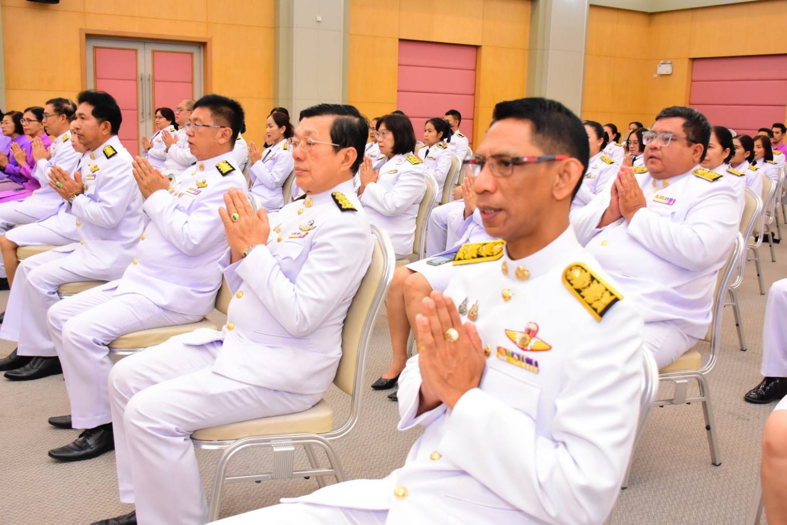 พช.ยะลา  ร่วมพิธีเจริญพระพุทธมนต์ ทำบุญตักบาตร ถวายพระราชกุศล เนื่องในโอกาสวันเฉลิมพระชนมพรรษา สมเด็จพระนางเจ้าสุทิดา พัชรสุธาพิมลลักษณ พระบรมราชินี