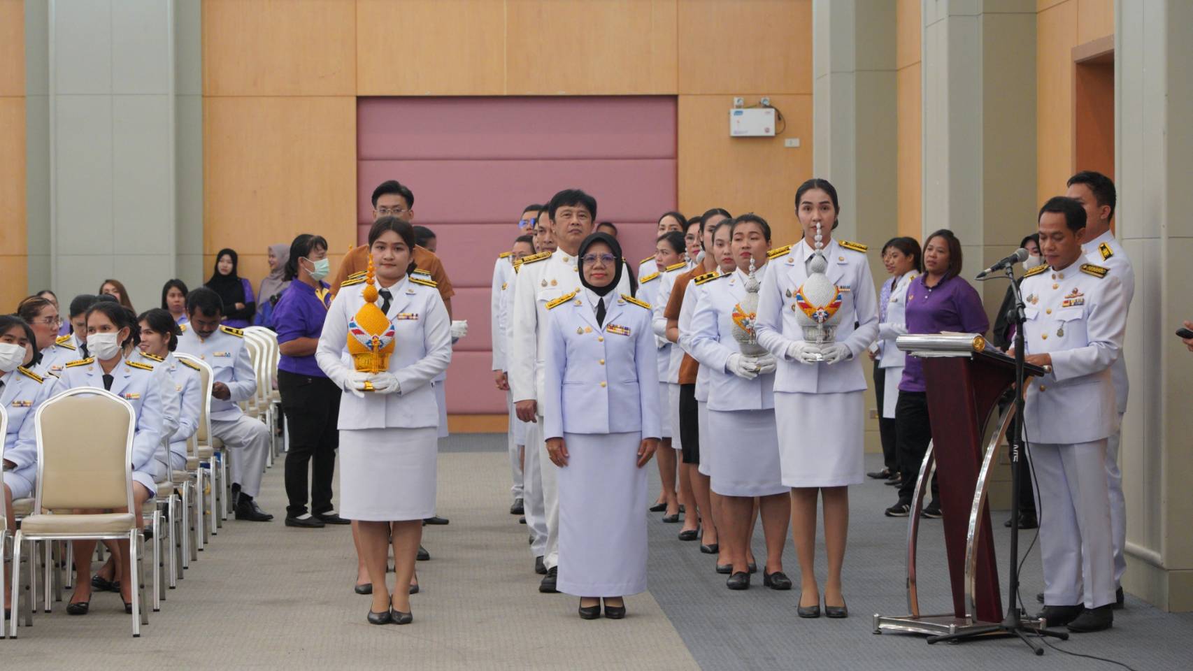 พช.ยะลา ร่วมพิธีถวายเครื่องราชสักการะและวางพานพุ่ม และพิธีจุดเทียนถวายพระพรชัยมงคล กิจกรรมเฉลิมพระเกียรติสมเด็จพระนางเจ้าฯ พระบรมราชินี เนื่องในโอกาสวันเฉลิมพระชนมพรรษา 3 มิถุนายน 2568