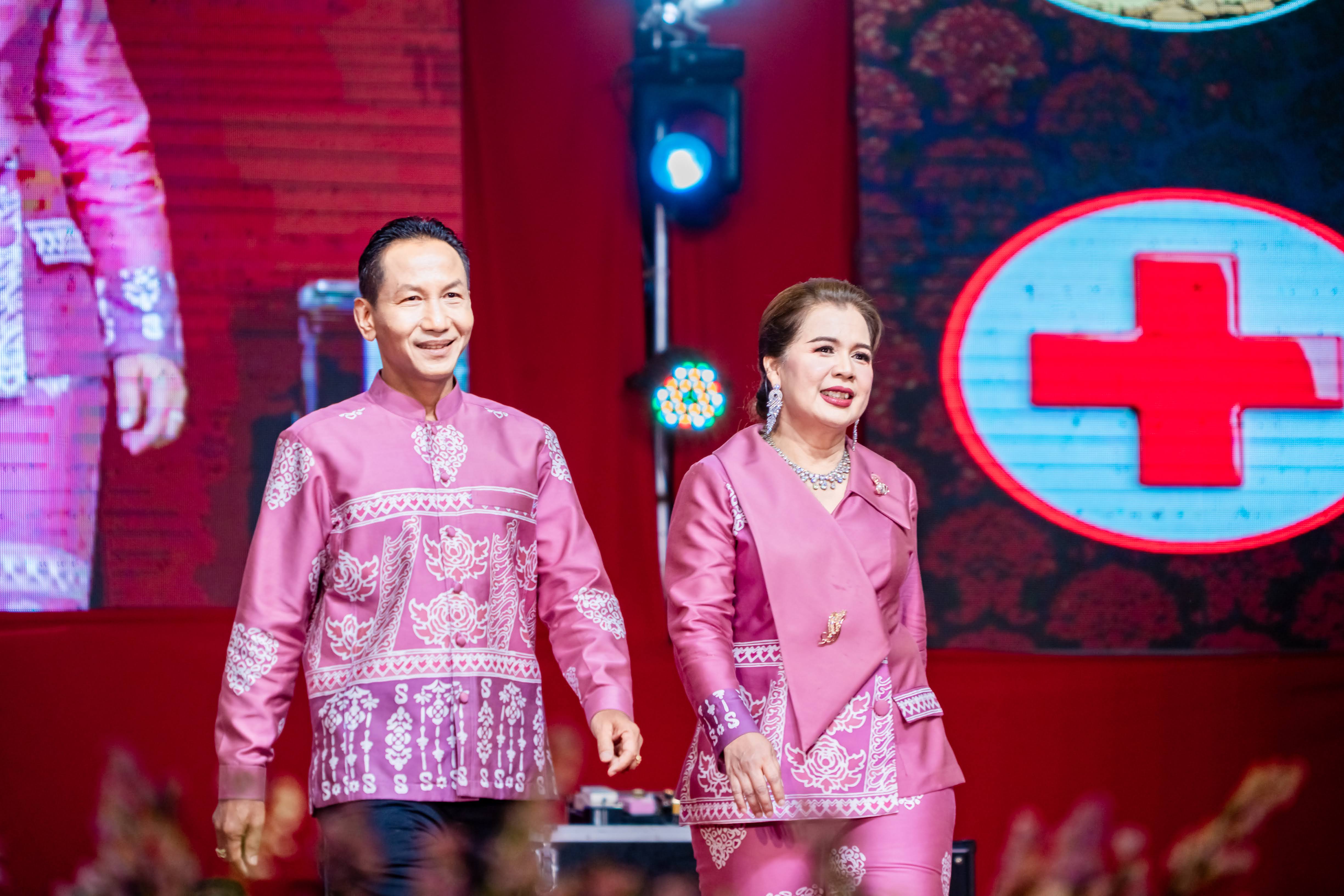 “เสน่ห์ผ้ายะลา ตระการตา ผ้าไทยใส่แล้วสนุก” จังหวัดยะลา จัดกิจกรรมเดินแบบการกุศล “ผ้าไทยใส่ให้สนุก จังหวัดยะลา”  ปี 2568