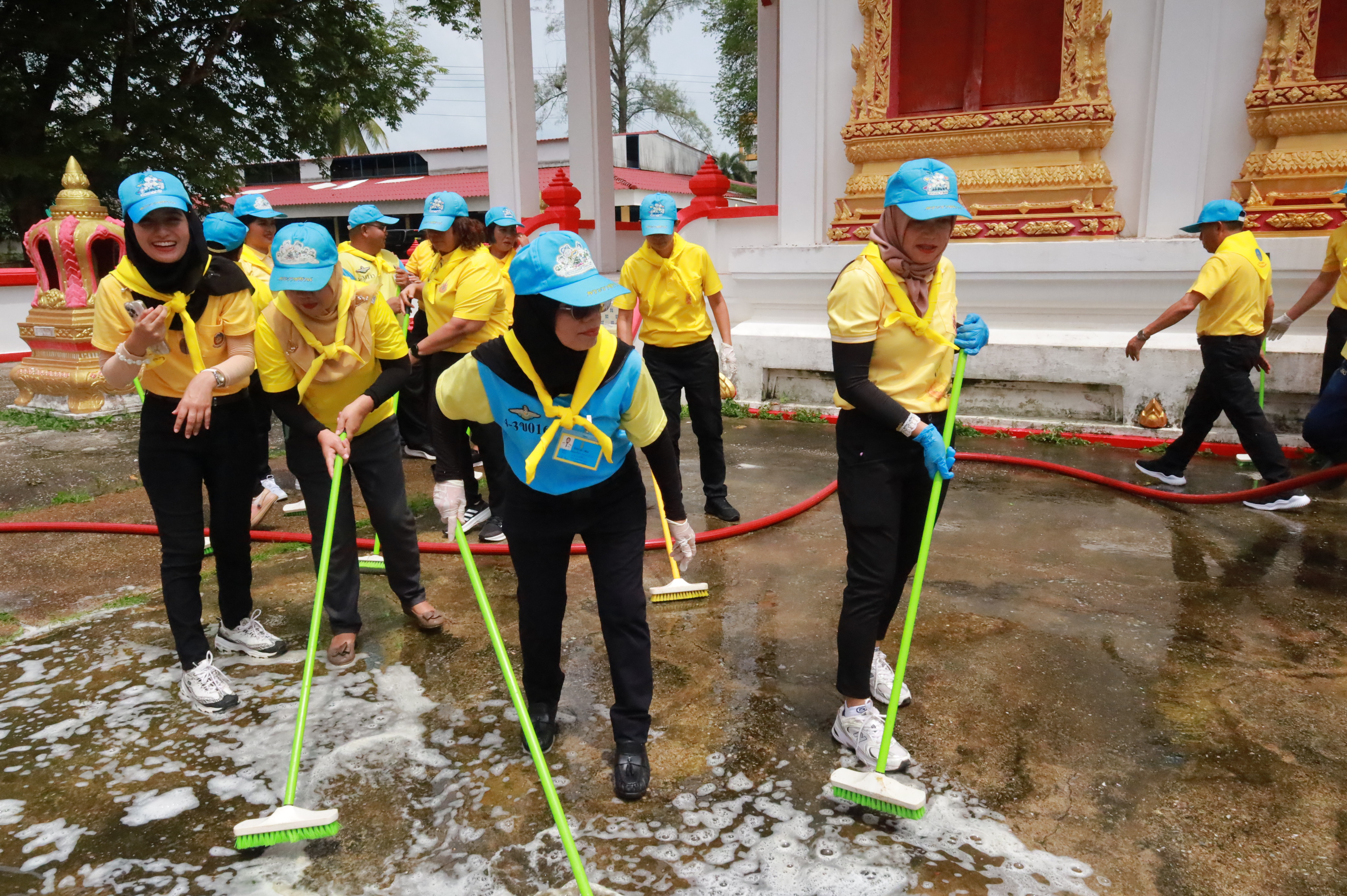 พช.ยะลา ร่วมกิจกรรมจิตอาสา “เราทำความดีด้วยหัวใจ” ทำความดี ทำความสะอาด วัดเวฬุวัน บำเพ็ญ สาธารณประโยชน์ ฯ ถวายพระราชกุศล เนื่องในโอกาสวันเฉลิมพระชนมพรรษา สมเด็จพระนางเจ้าสุทิดา พัชรสุธาพิมลลักษณ พระบรมราชินี