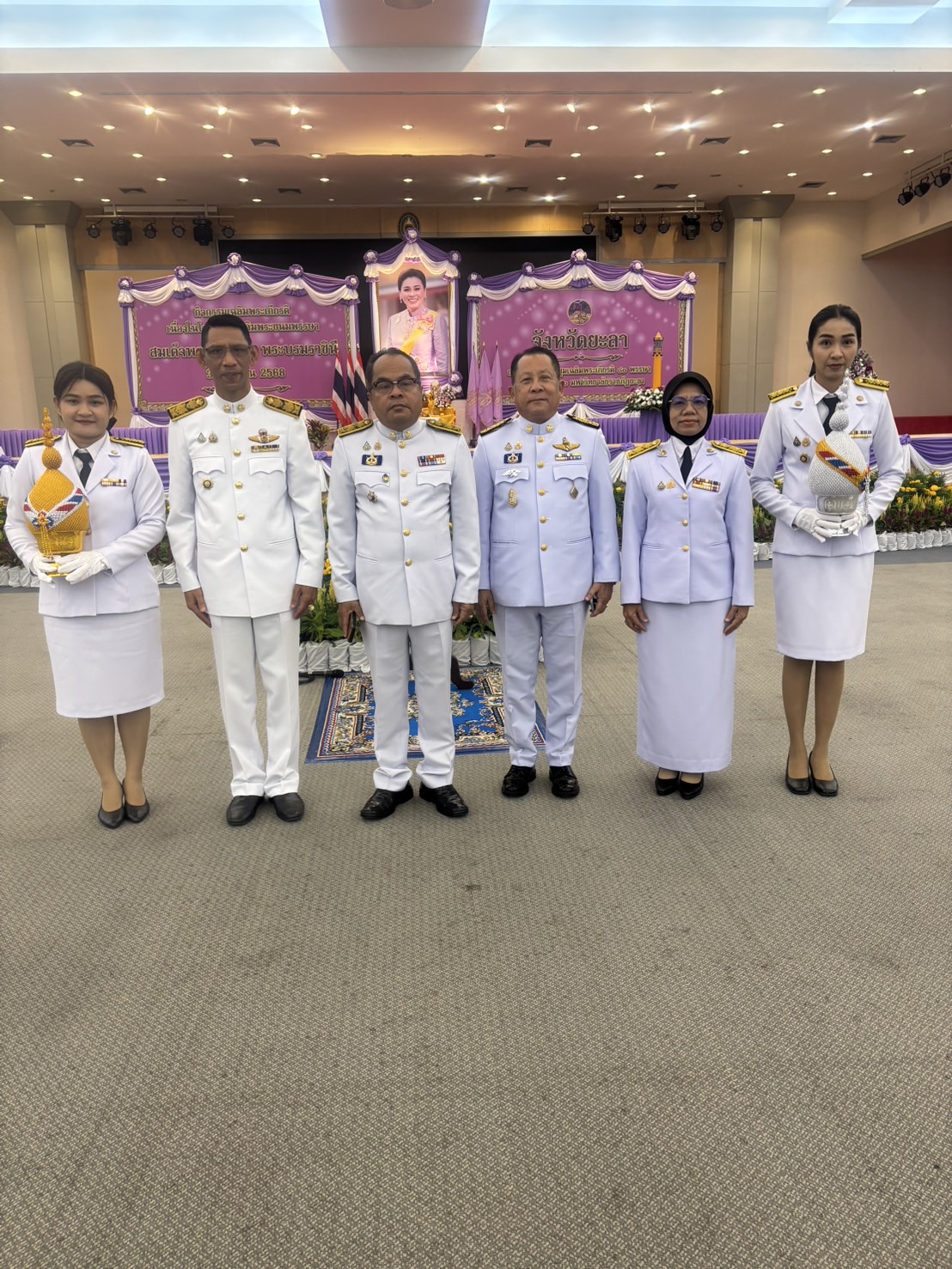 พช.ยะลา ร่วมพิธีถวายเครื่องราชสักการะและวางพานพุ่ม และพิธีจุดเทียนถวายพระพรชัยมงคล กิจกรรมเฉลิมพระเกียรติสมเด็จพระนางเจ้าฯ พระบรมราชินี เนื่องในโอกาสวันเฉลิมพระชนมพรรษา 3 มิถุนายน 2568