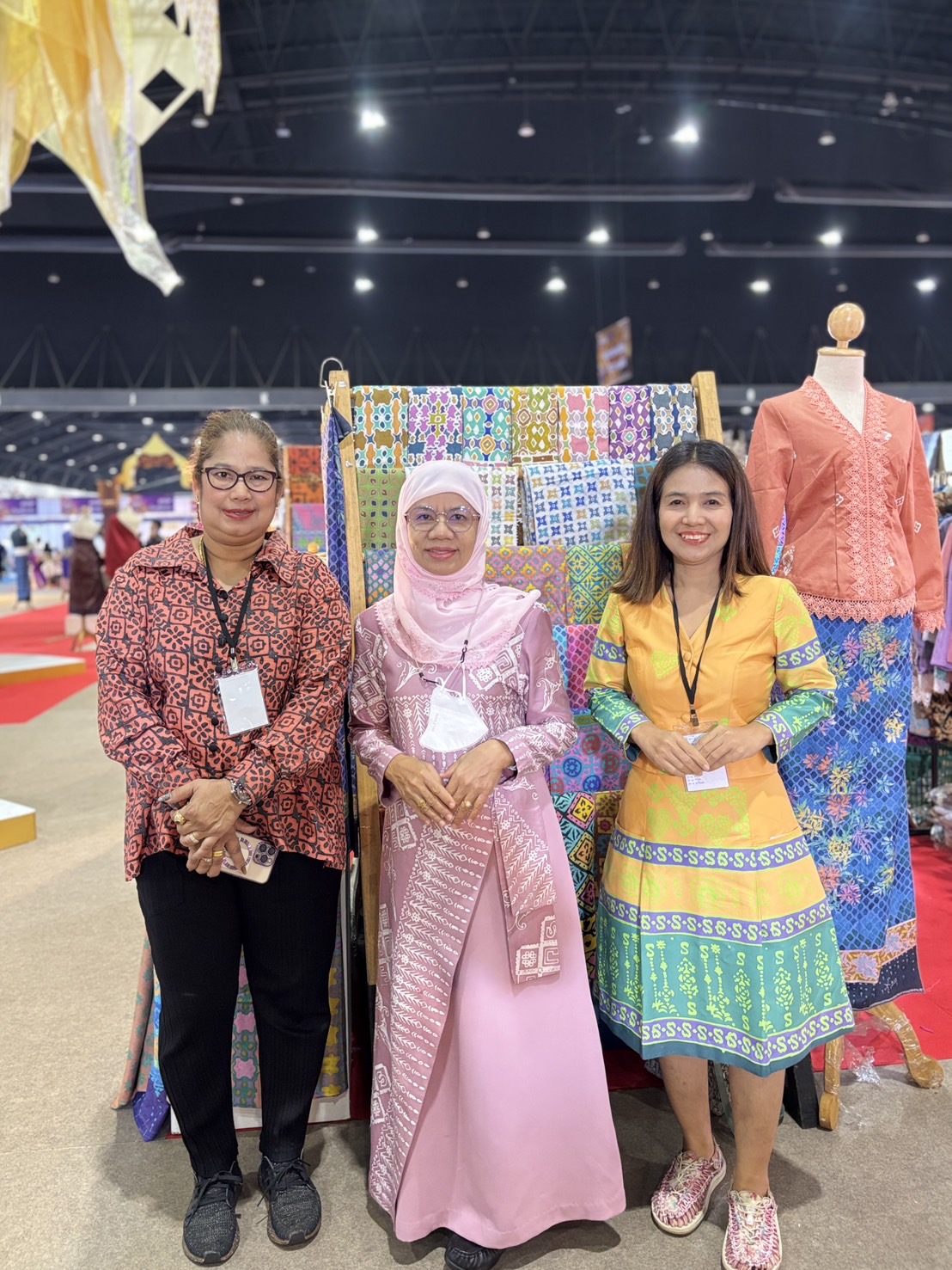 จังหวัดยะลา ร่วมพิธีเปิดงาน OTOP 2025 พร้อมเยี่ยมให้กำลังใจผู้ประกอบการในงาน OTOP Midyear 2025