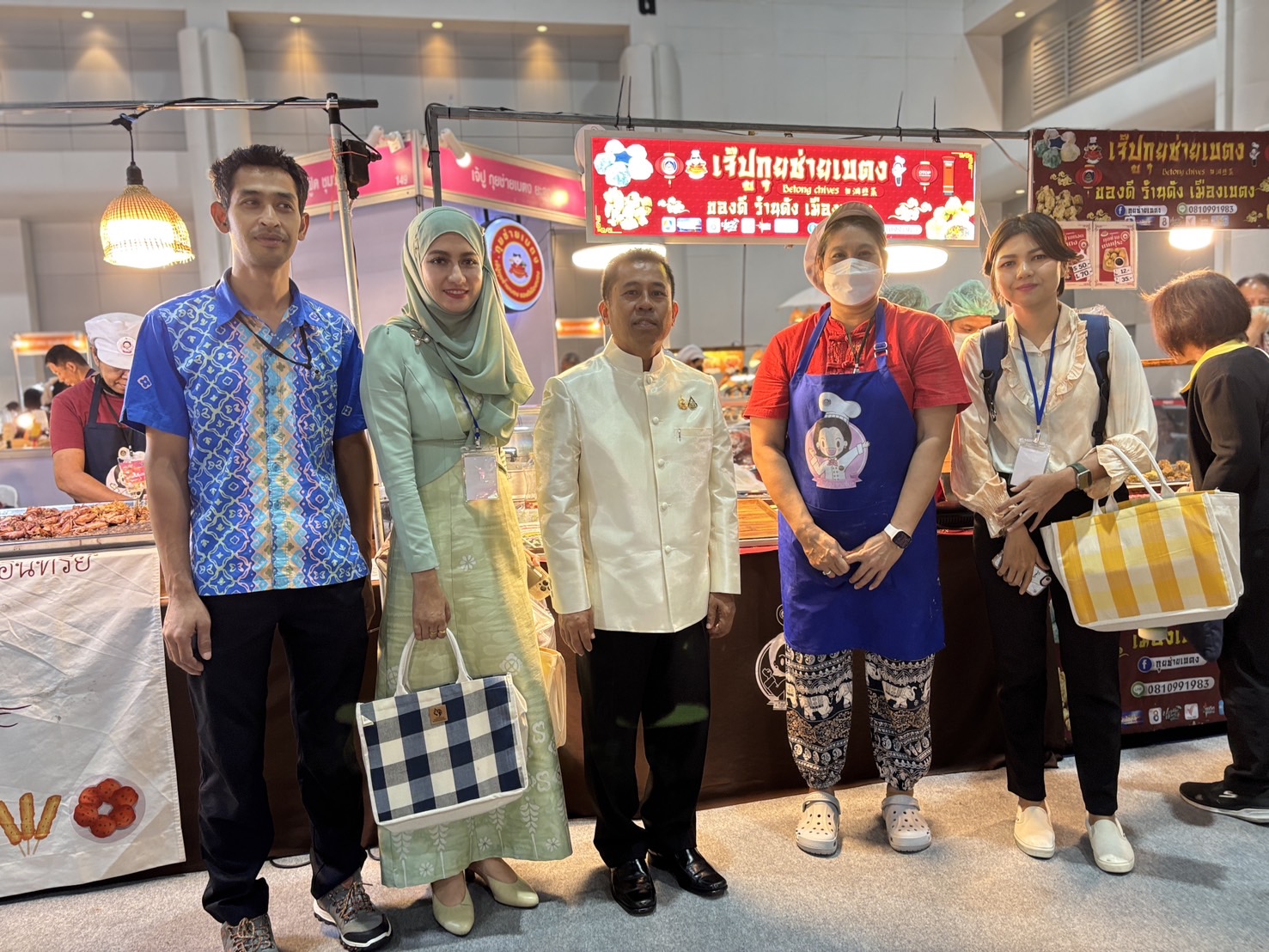รองผู้ว่าฯ ยะลา เยี่ยมและให้กำลังใจผู้ผลิต OTOP ในงาน OTOP Midyear 2025