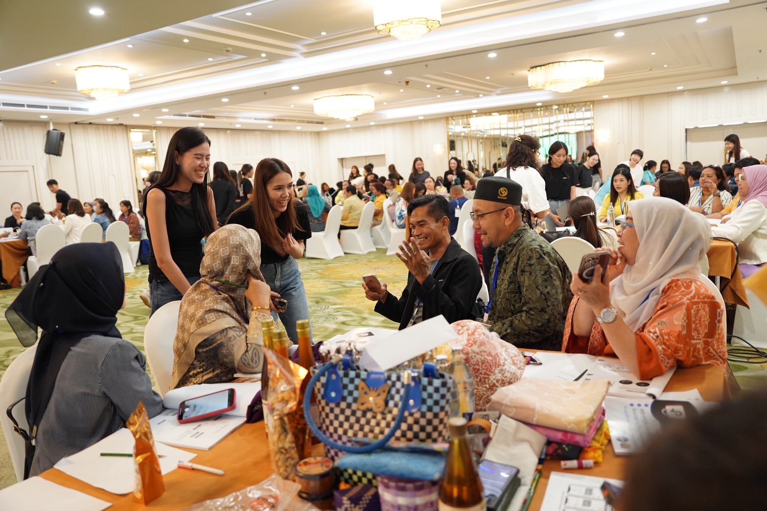 พช. ยะลา นำผู้ประกอบการ OTOP จังหวัดยะลา ปลุก Passion ผู้ประกอบการ สานสัมพันธ์ TikTok เดินหน้า upskill การตลาดออนไลน์สู่การเป็นนักขายมืออาชีพ