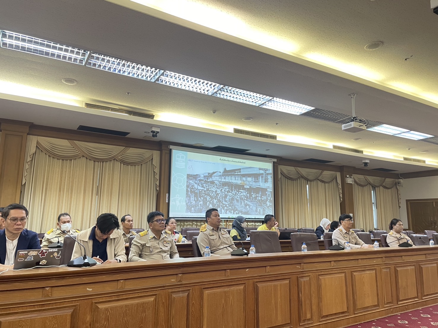 พช.ยะลา ประชุมกลุ่มย่อย โครงการส่งเสริมการมีส่วนร่วมในการอนุรักษ์และพัฒนาเมืองเก่า เพื่อจัดทำแผนปฏิบัติการด้านการอนุรักษ์และพัฒนาบริเวณเมืองเก่ายะลา