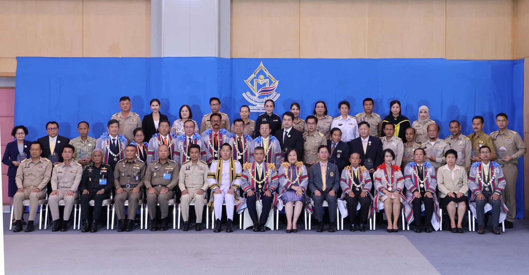พช.ยะลา ร่วมเป็นเป็นเกียรติพิธีประสาทอนุปริญญาบัตรแก่ผู้สำเร็จการศึกษาวิทยาลัยชุมชนยะลา
