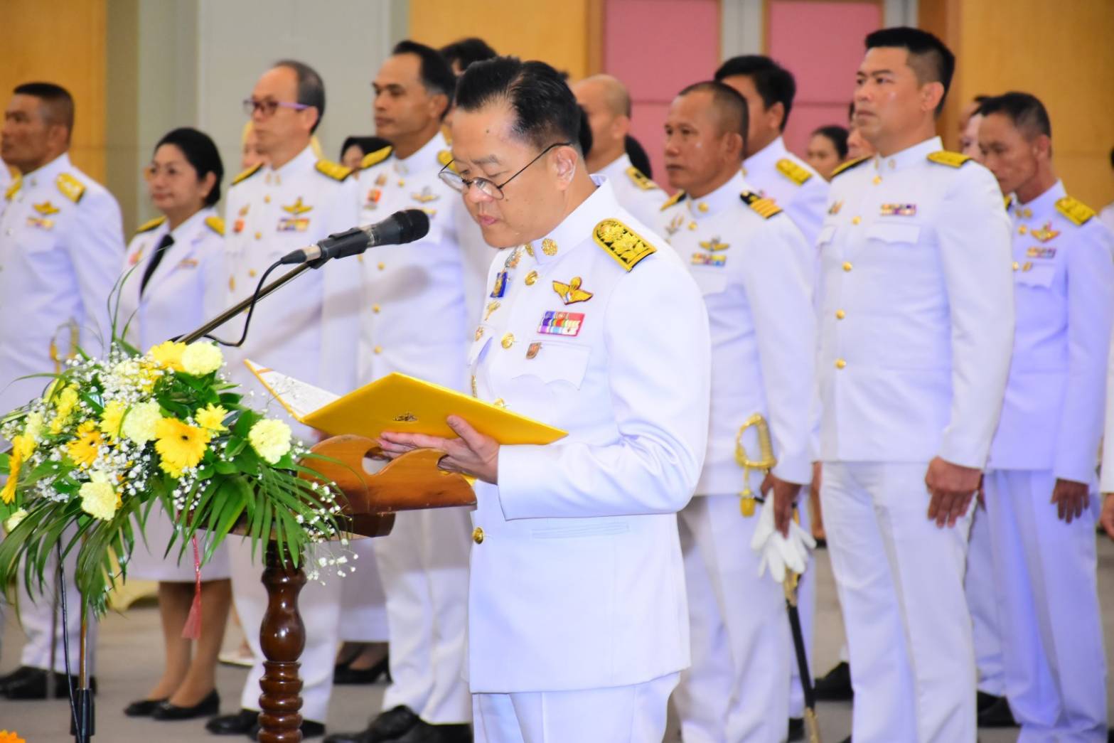 พช.ยะลา ร่วมพิธีทำบุญตักบาตรถวายพระราชกุศล พระบาทสมเด็จพระเจ้าอยู่หัว