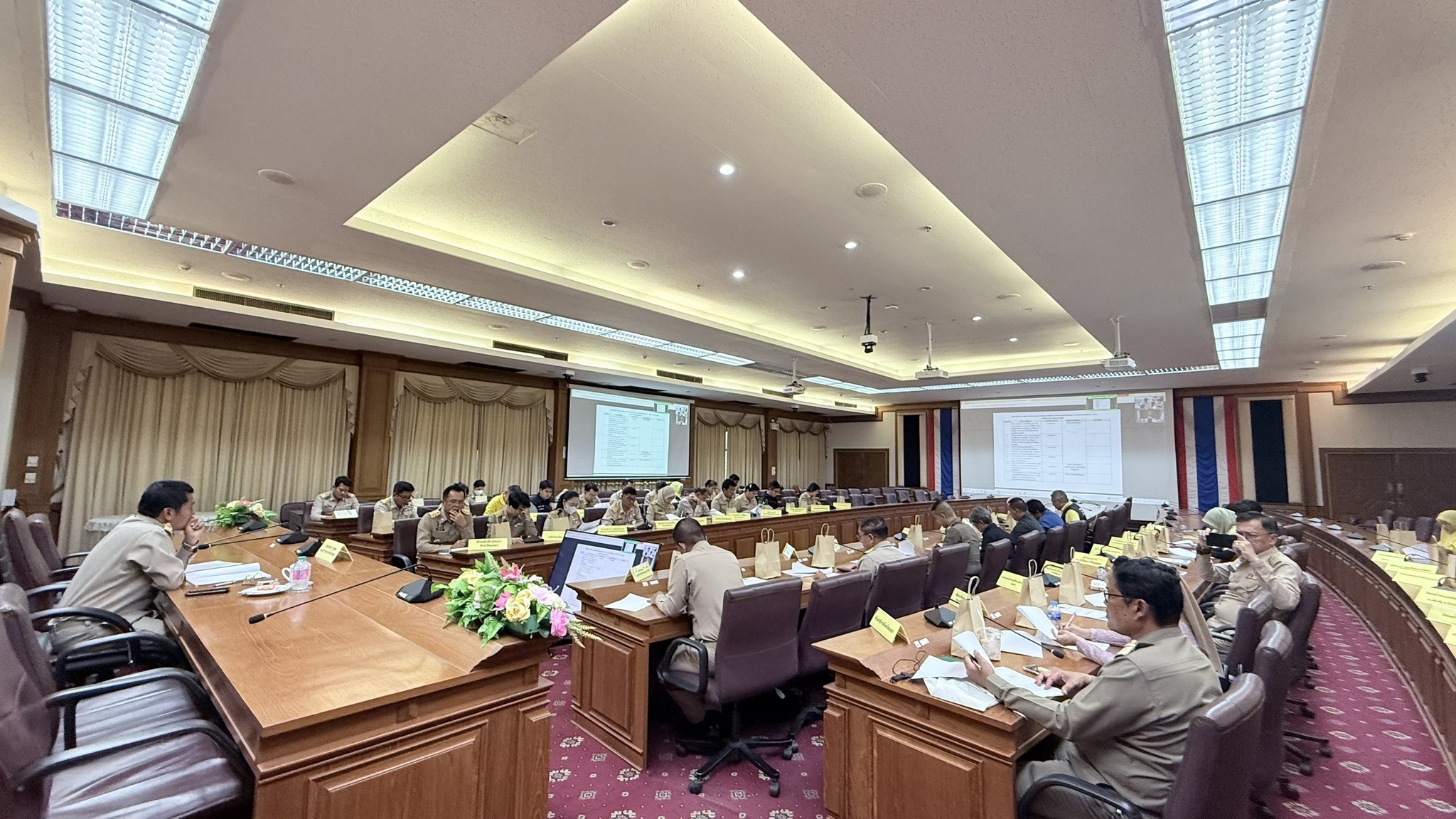 พช.ยะลา ร่วมประชุมคณะกรรมการประสานงานการขับเคลื่อนและขยายผลโครงการอันเนื่องมาจากพระราชดำริและหลักปรัชญาของเศรษฐกิจพอเพียง จังหวัดยะลา