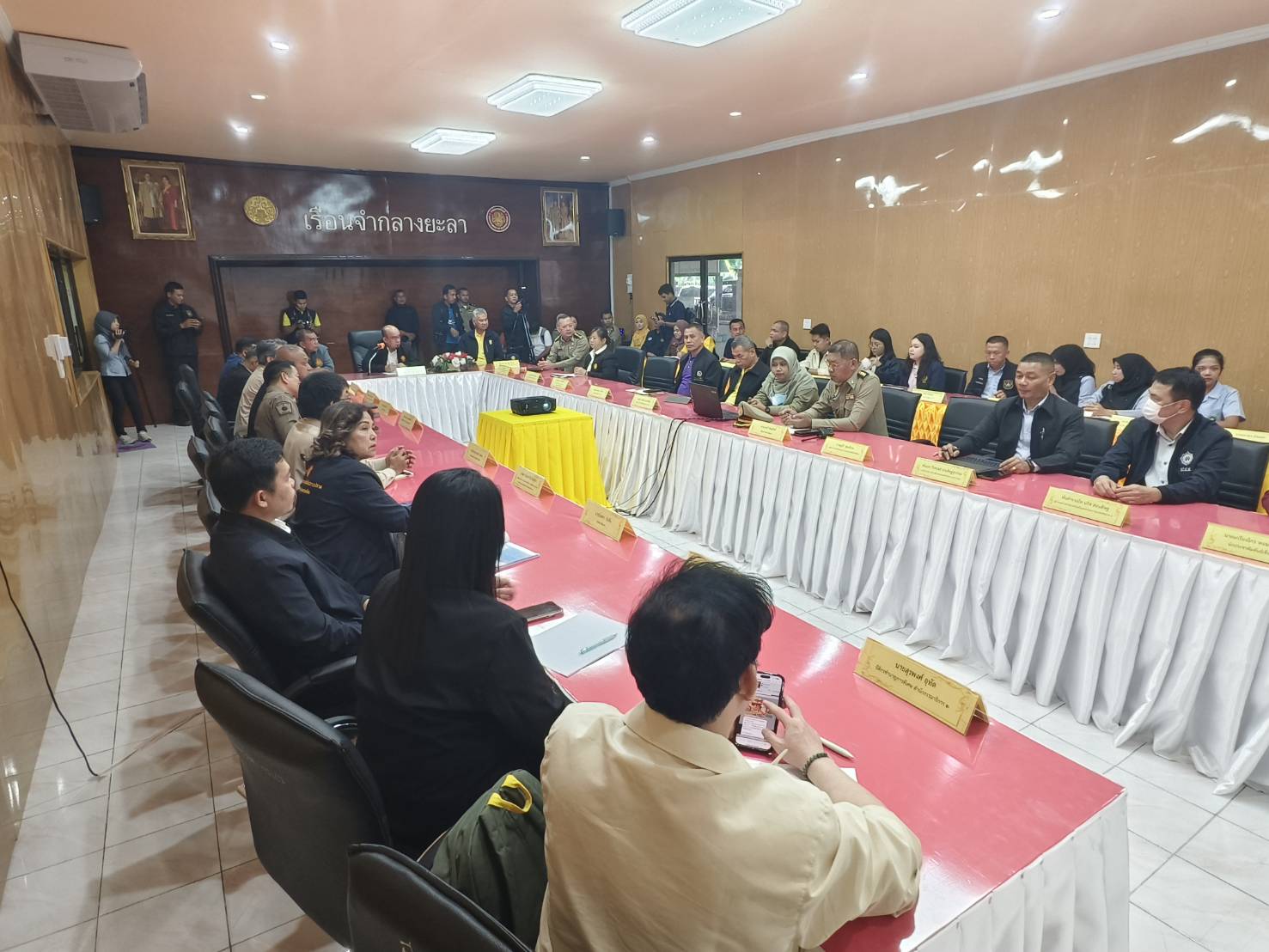 พช.ยะลา ร่วมประชุมสัมนาผลการดำเนินงานบูรณาการด้านการบำบัดรักษาและพื้นฟูสมรรถภาพผู้ติดยาเสพติด การฟื้นฟูสภาพทางสังคม ปัญหาอุปสรรค และแนวทางแก้ไขปัญหายาเสพติด