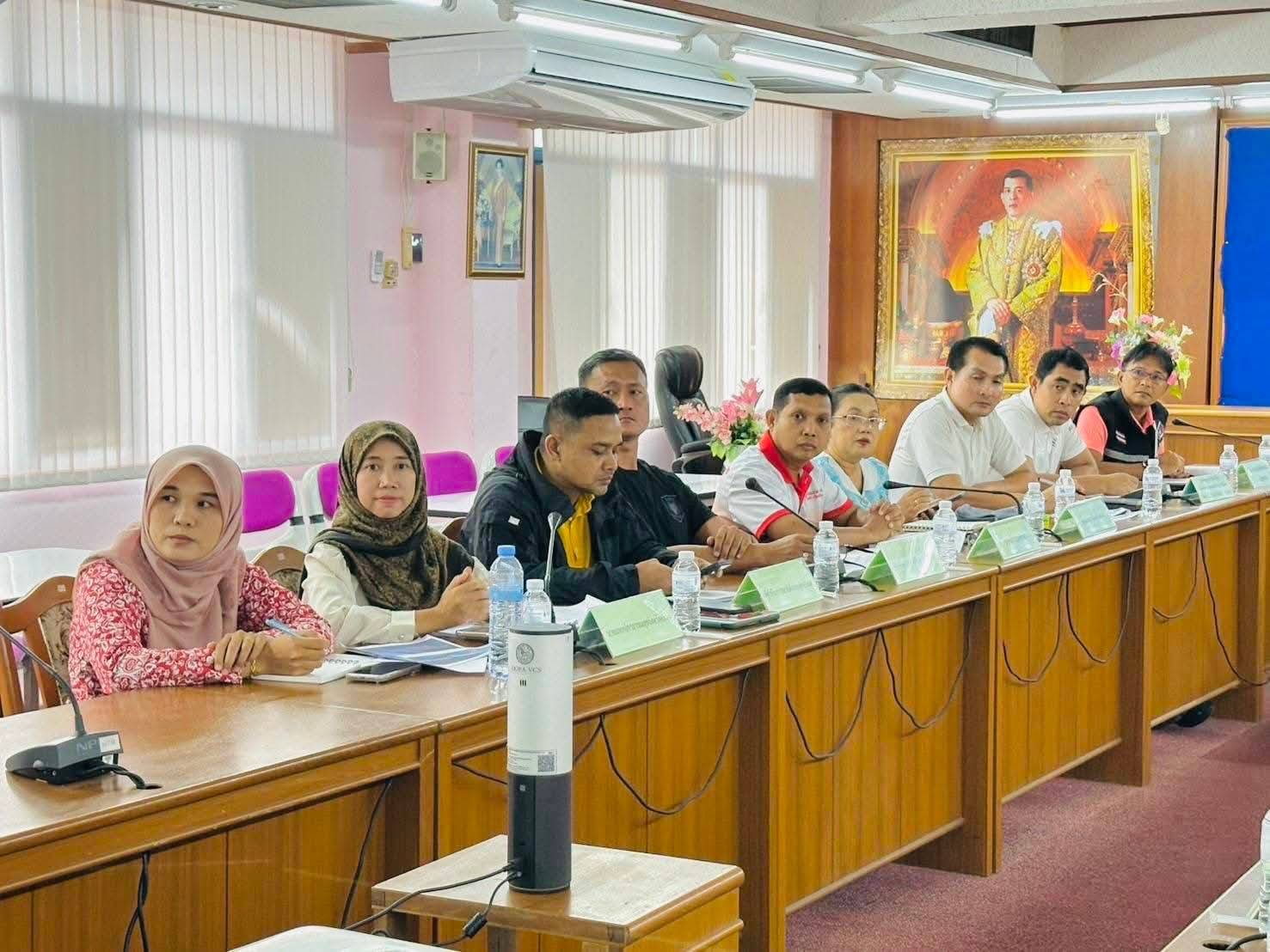 พช.ยะลา ร่วมประชุมติดตามผลการดำเนินงานพัฒนาและฟื้นฟูหมู่บ้าน/ชุมชนกองทุนแม่ของแผ่นดิน