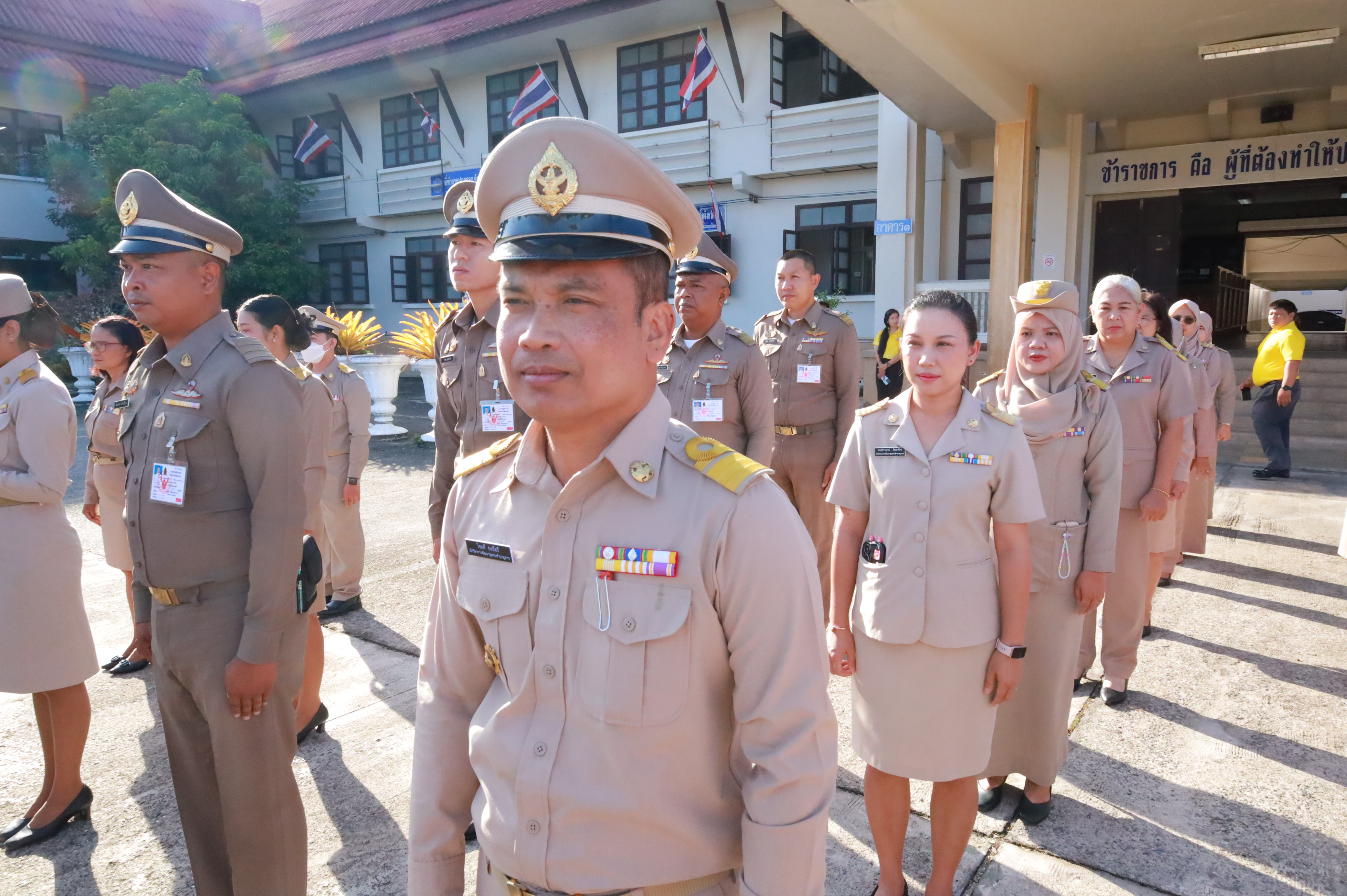 พช.ยะลา ร่วมกิจกรรมเข้าแถวเคารพธงชาติ และร่วมร้องเพลงชาติ