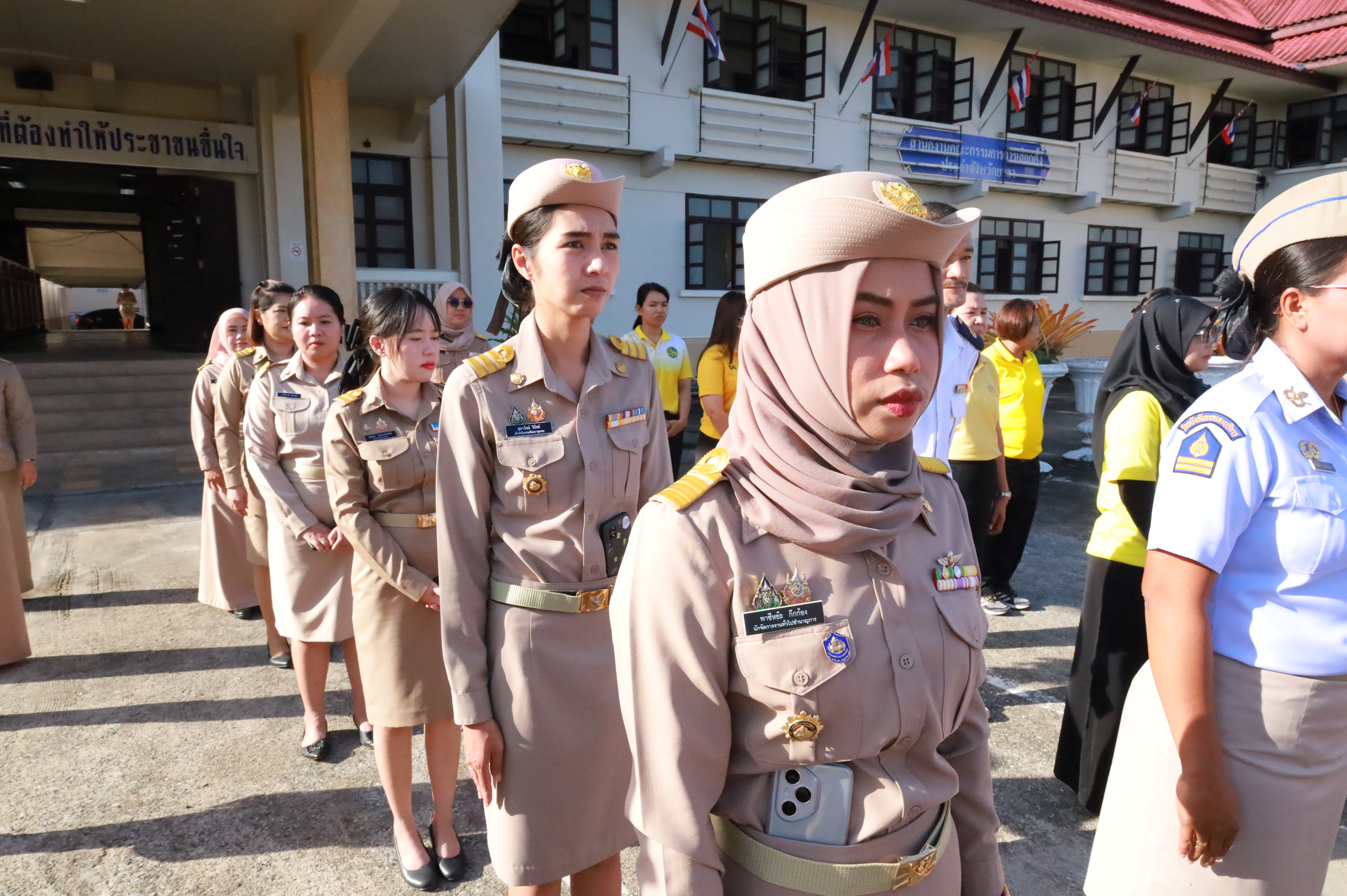 พช.ยะลา ร่วมกิจกรรมเข้าแถวเคารพธงชาติ และร่วมร้องเพลงชาติ