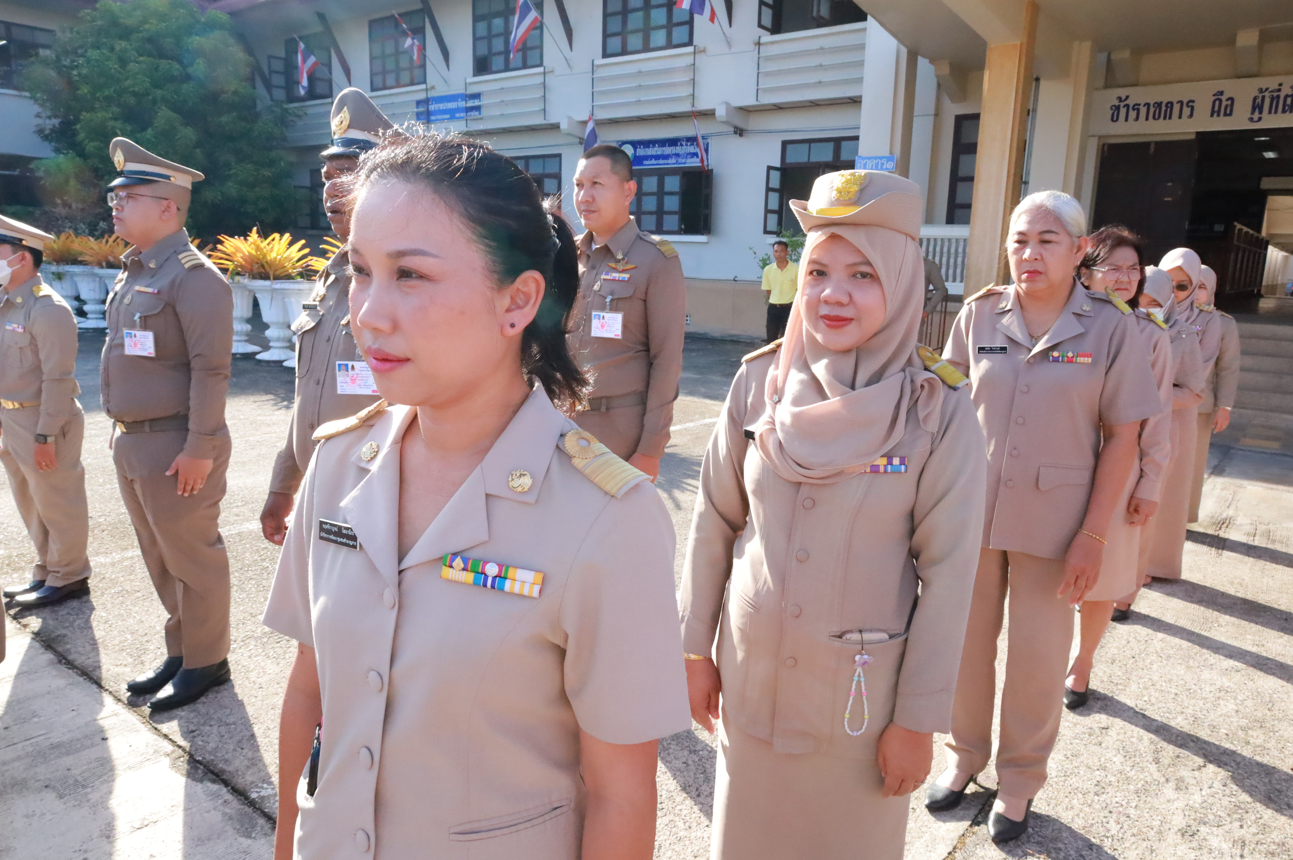 พช.ยะลา ร่วมกิจกรรมเข้าแถวเคารพธงชาติ และร่วมร้องเพลงชาติ