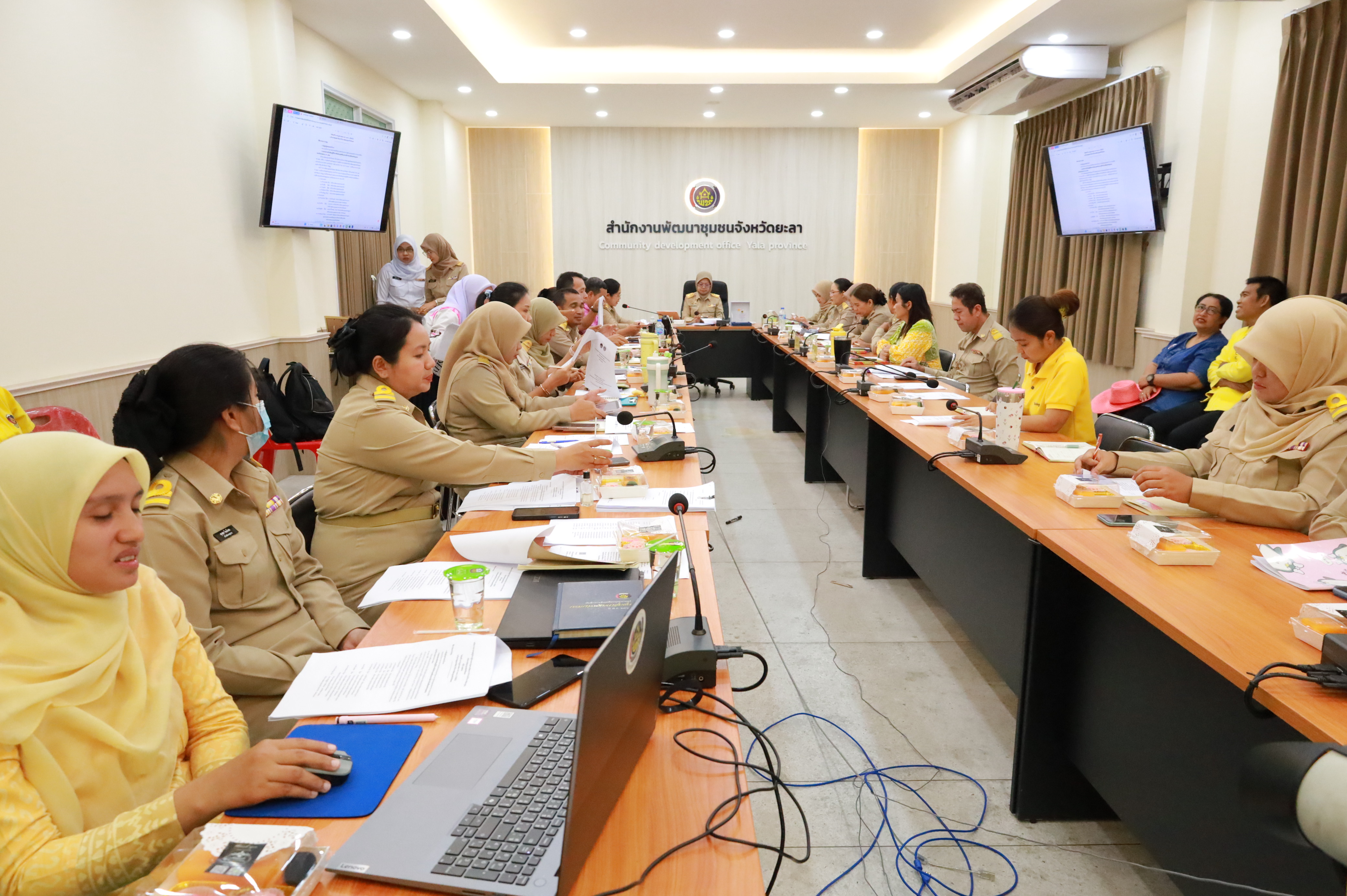 พช.ยะลา ประชุมผู้บริหาร ผู้อำนวยการกลุ่มงาน พัฒนาการอำเภอ นักวิชาการพัฒนาชุมชน สำนักงานพัฒนาชุมชน ครั้งที่ 4/2568