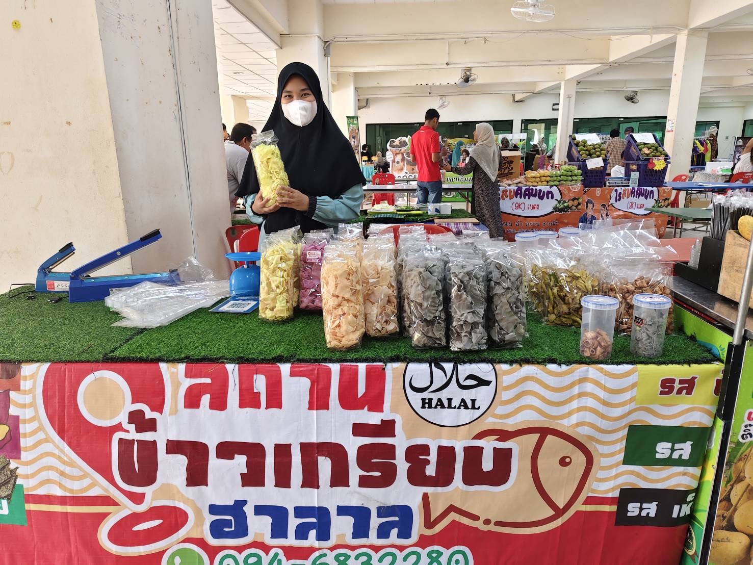 พช.ยะลา ขนทับผู้ผลิต ผู้ประกอบการ OTOP จำหน่ายสินค้างานรัฐสภาพบประชาชน ครั้งที่ 2 จังหวัดยะลา