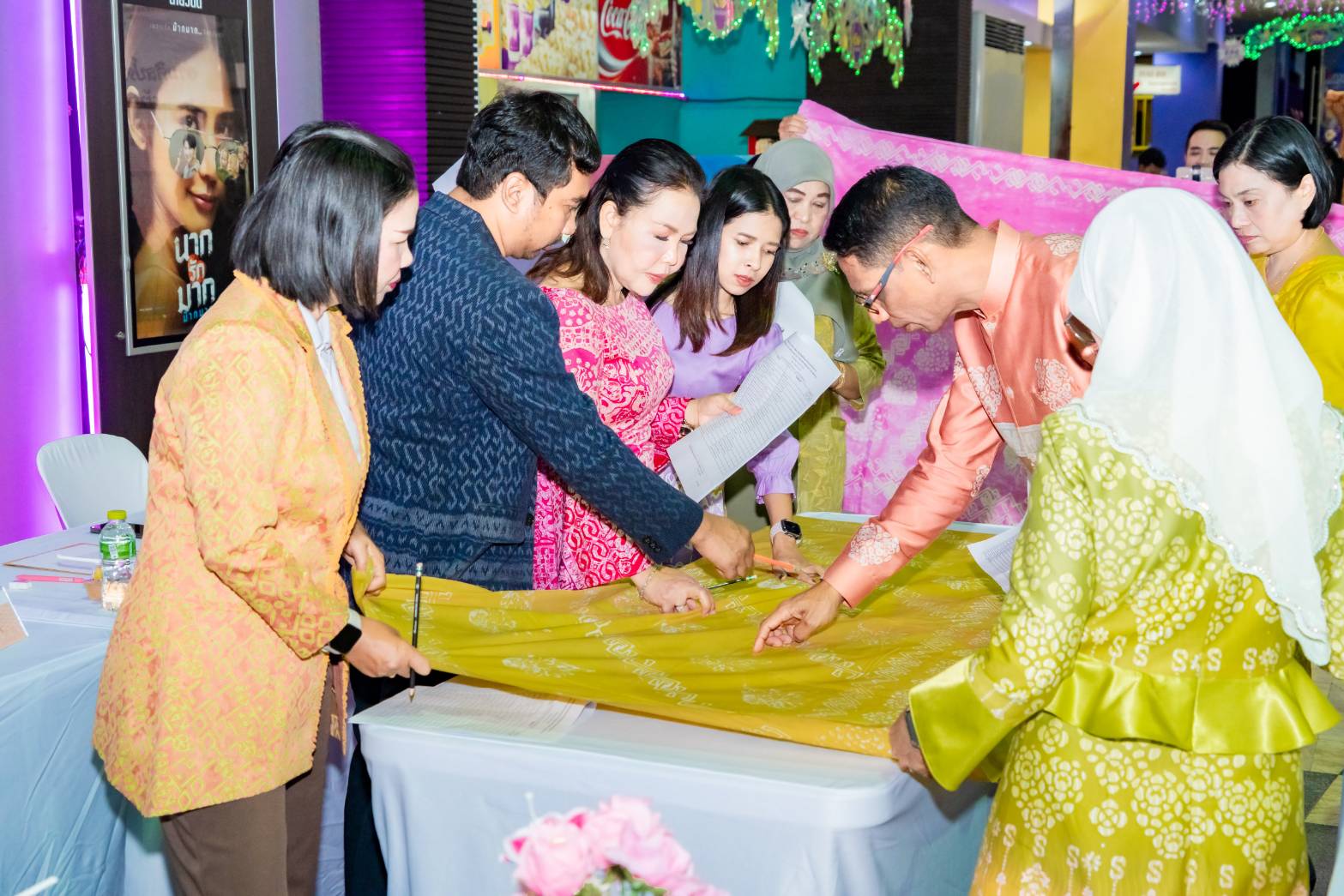 จังหวัดยะลา จัดกิจกรรมการประกวดผ้าลายพระราชทาน “ผ้าลายสิริราชพัสตราภรณ์” และงานหัตถกรรม ประจำปี 2568